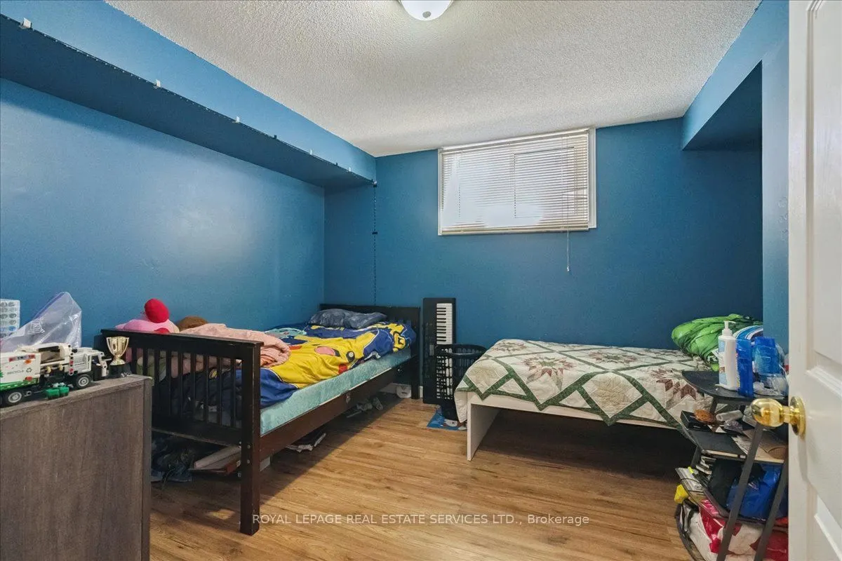 6 Grandview Avenue