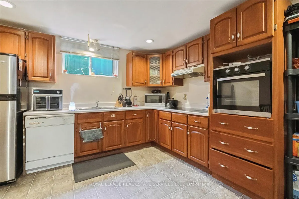 6 Grandview Avenue