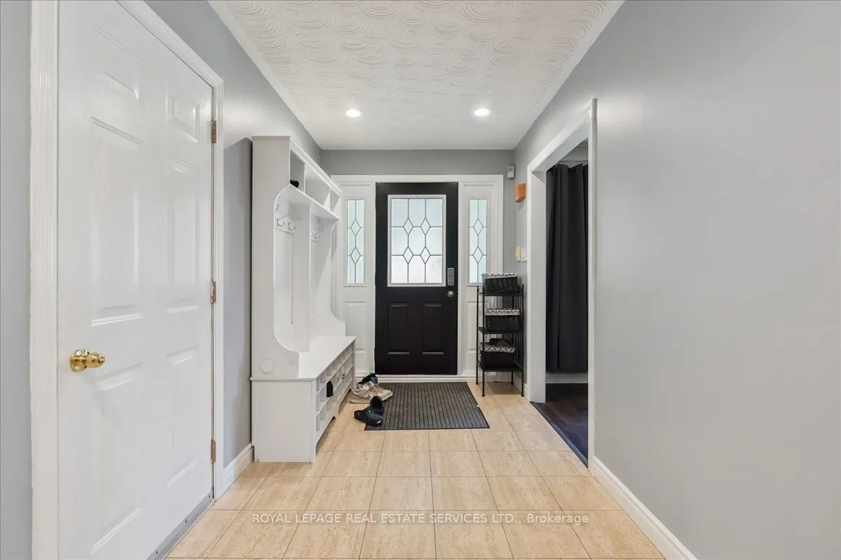 6 Grandview Avenue