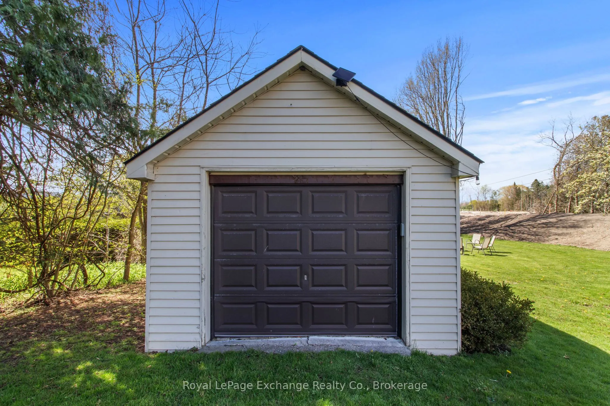 1180 QUEEN Street