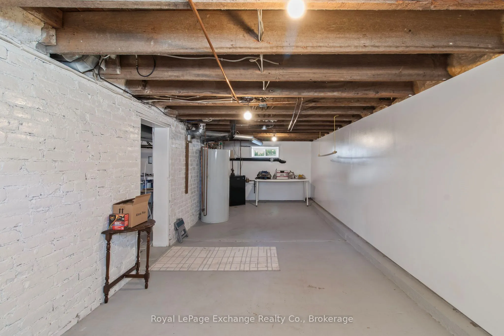 1180 QUEEN Street