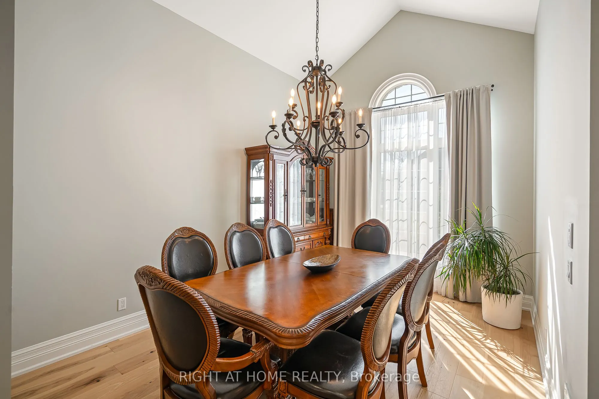 7 Sandalwood Crescent