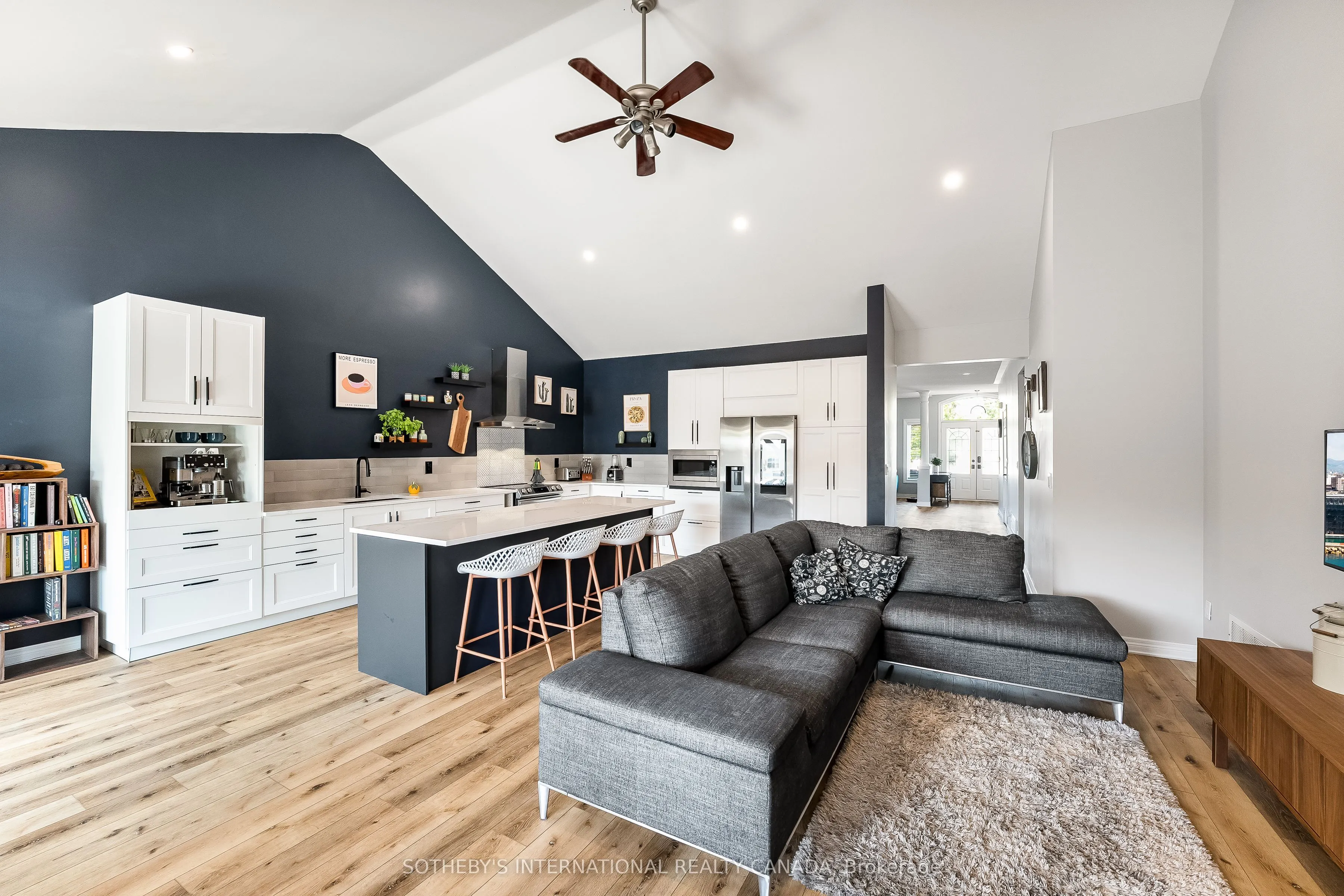 2 Rapley Boulevard