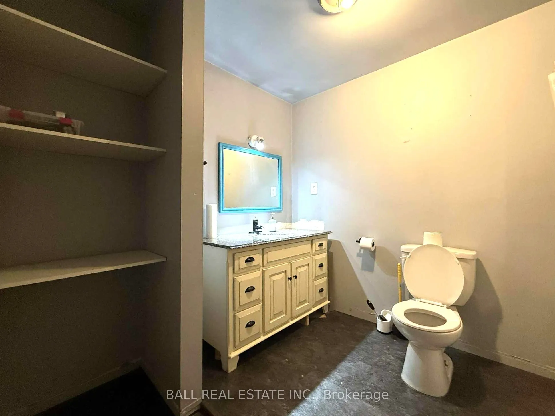 3 Graf Road