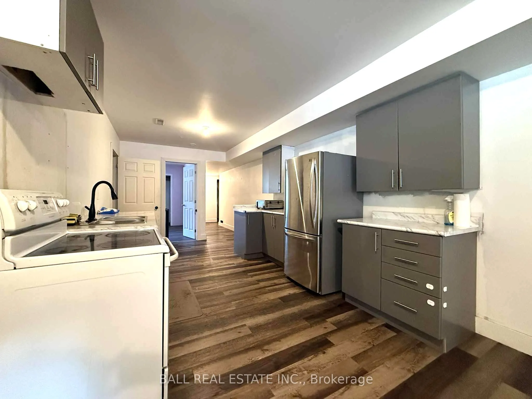 3 Graf Road