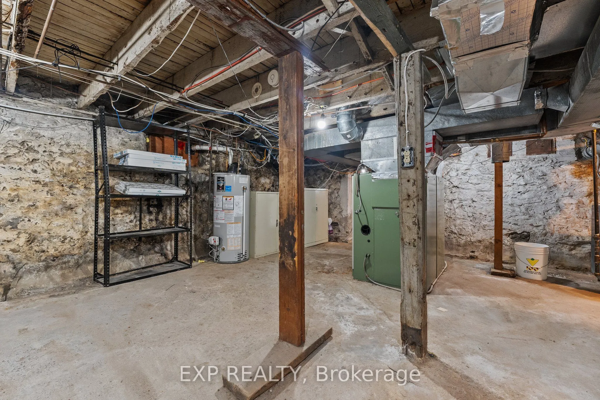 104 William Street N