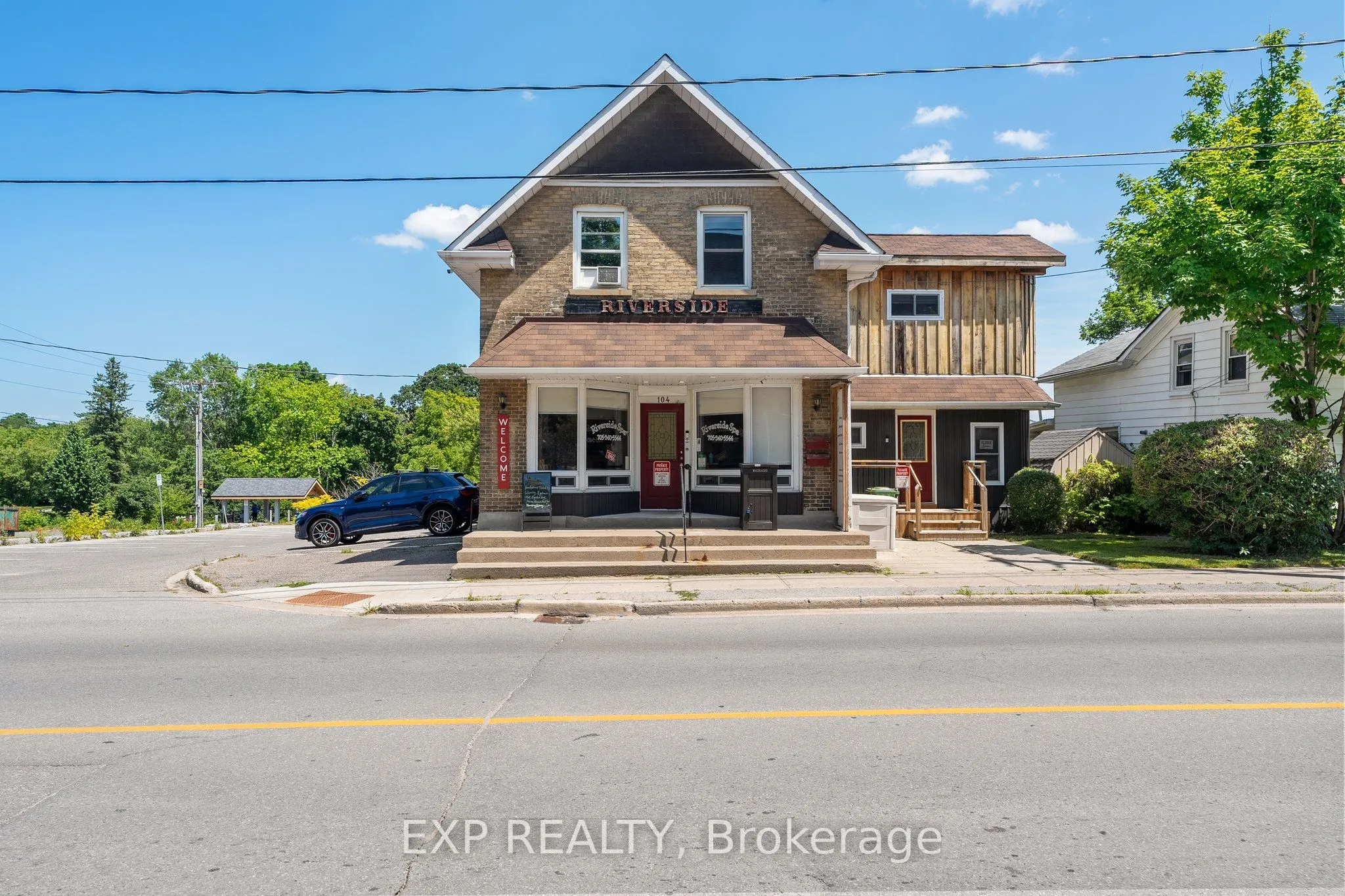 104 William Street N
