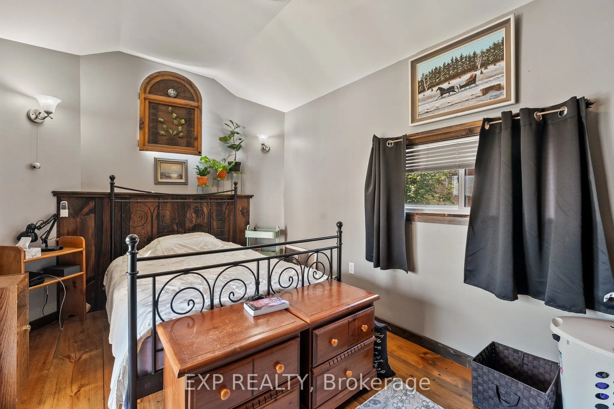 104 William Street N