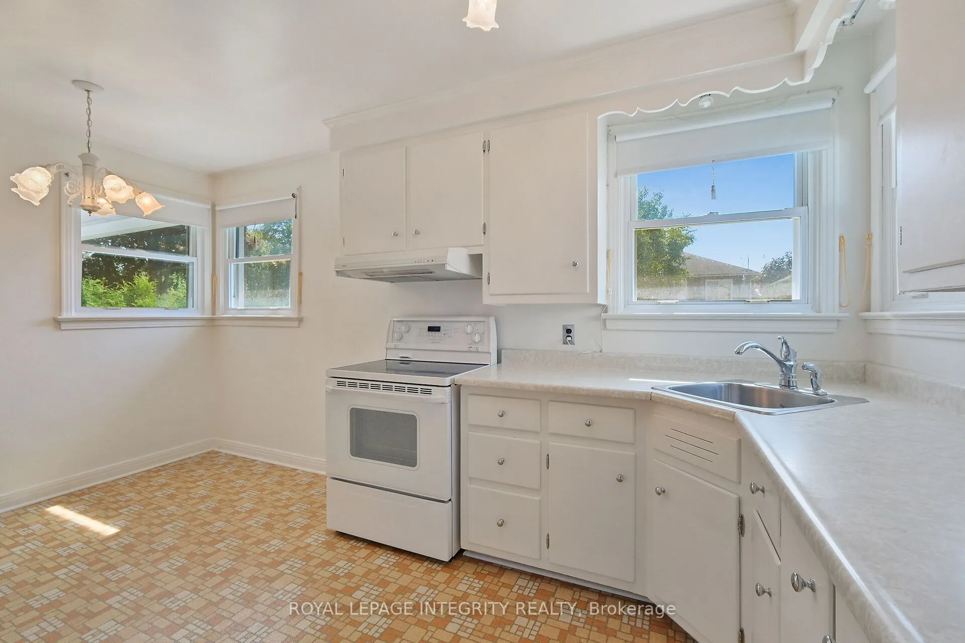 81 Drouin Avenue