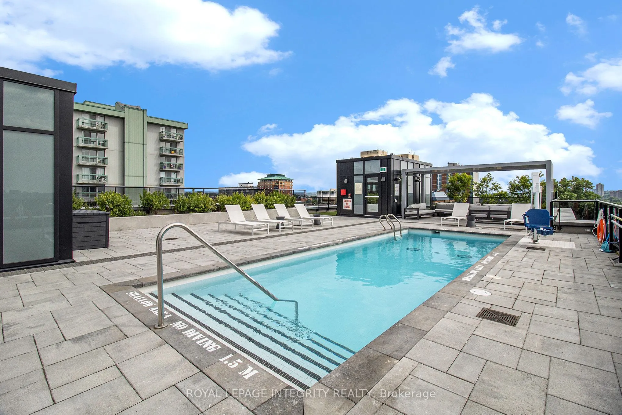 560 RIDEAU Street, #716