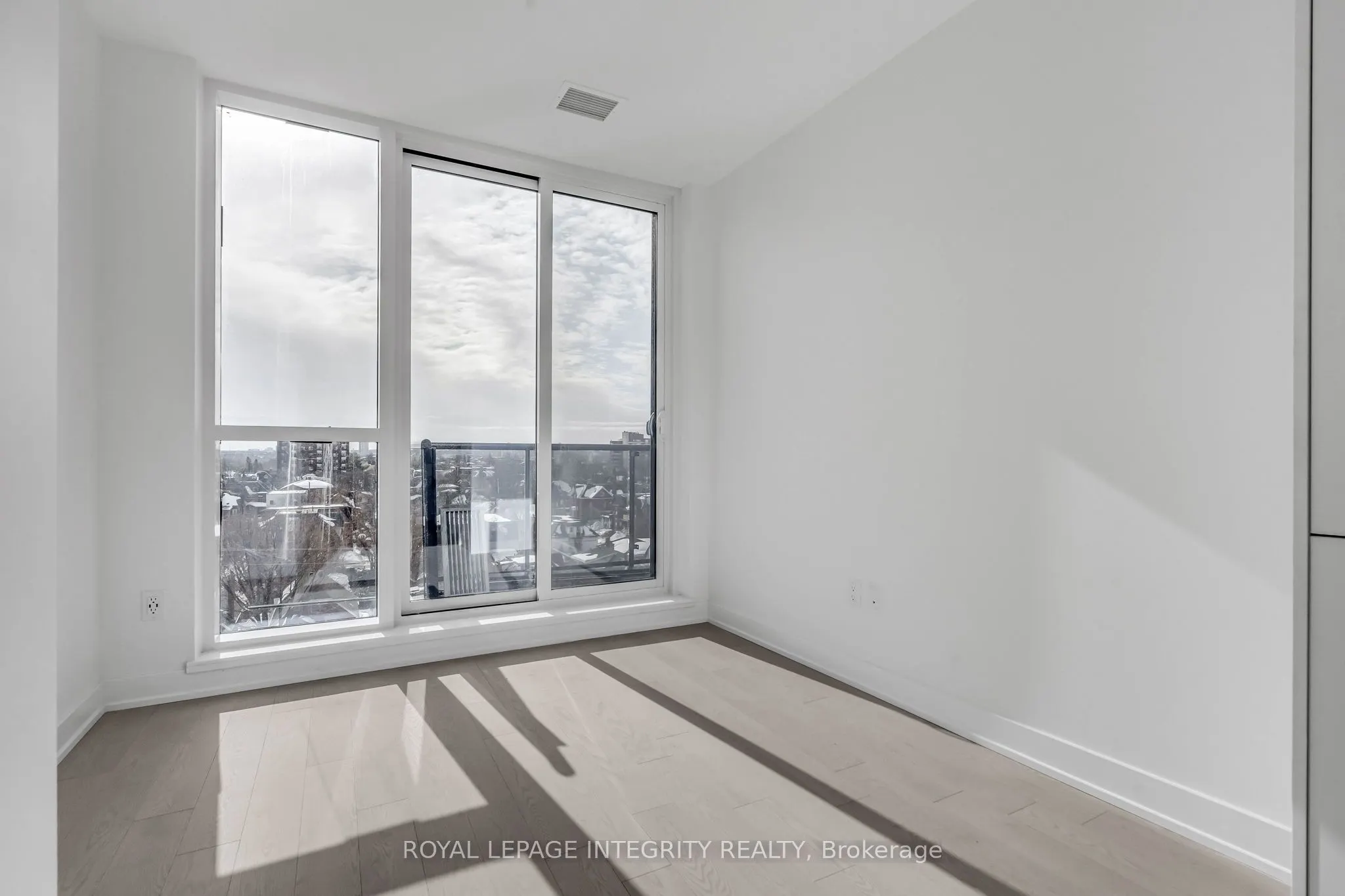 560 RIDEAU Street, #716