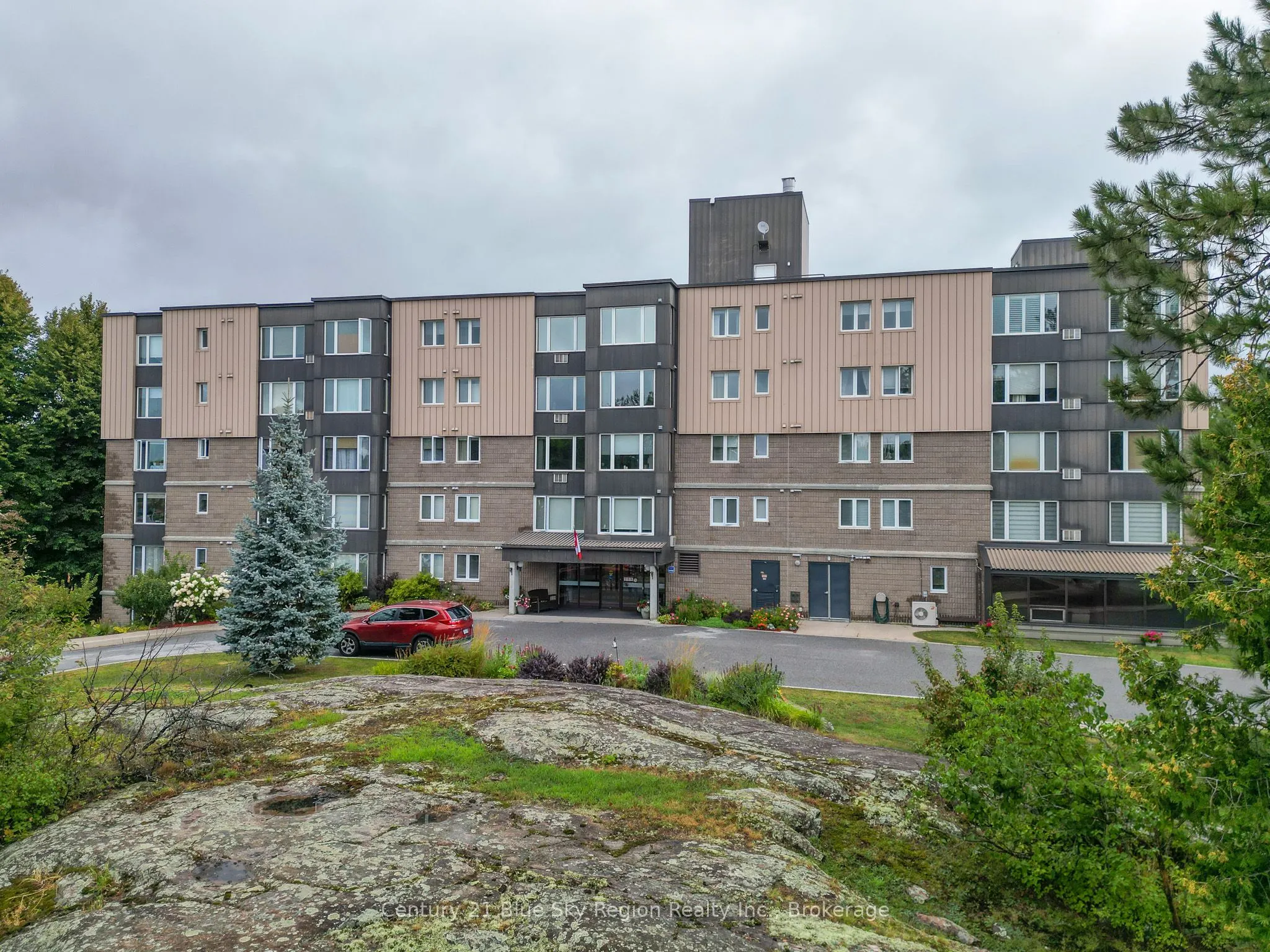 116 Blair Street, #401