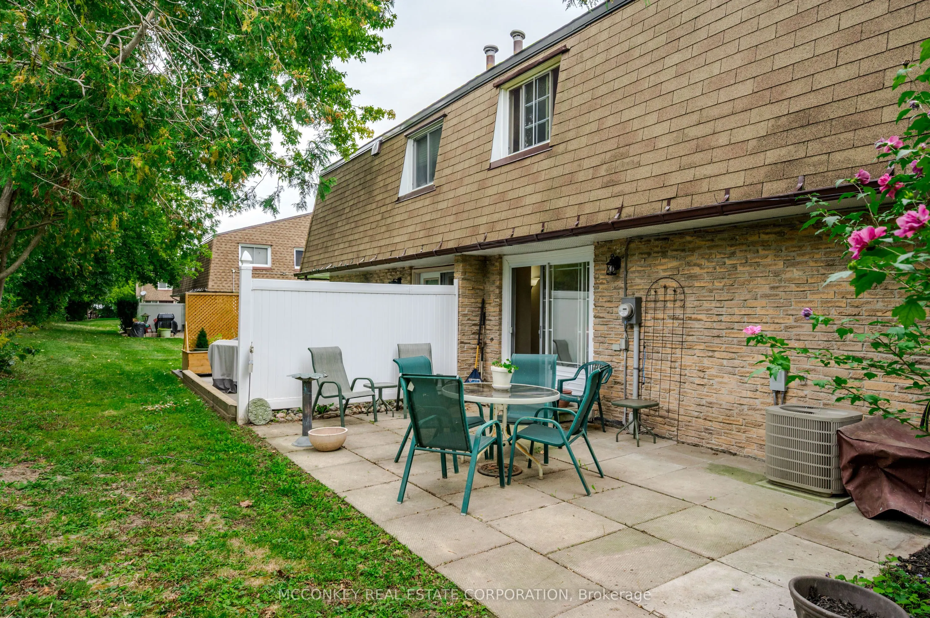 740 Chamberlain Street W, #11