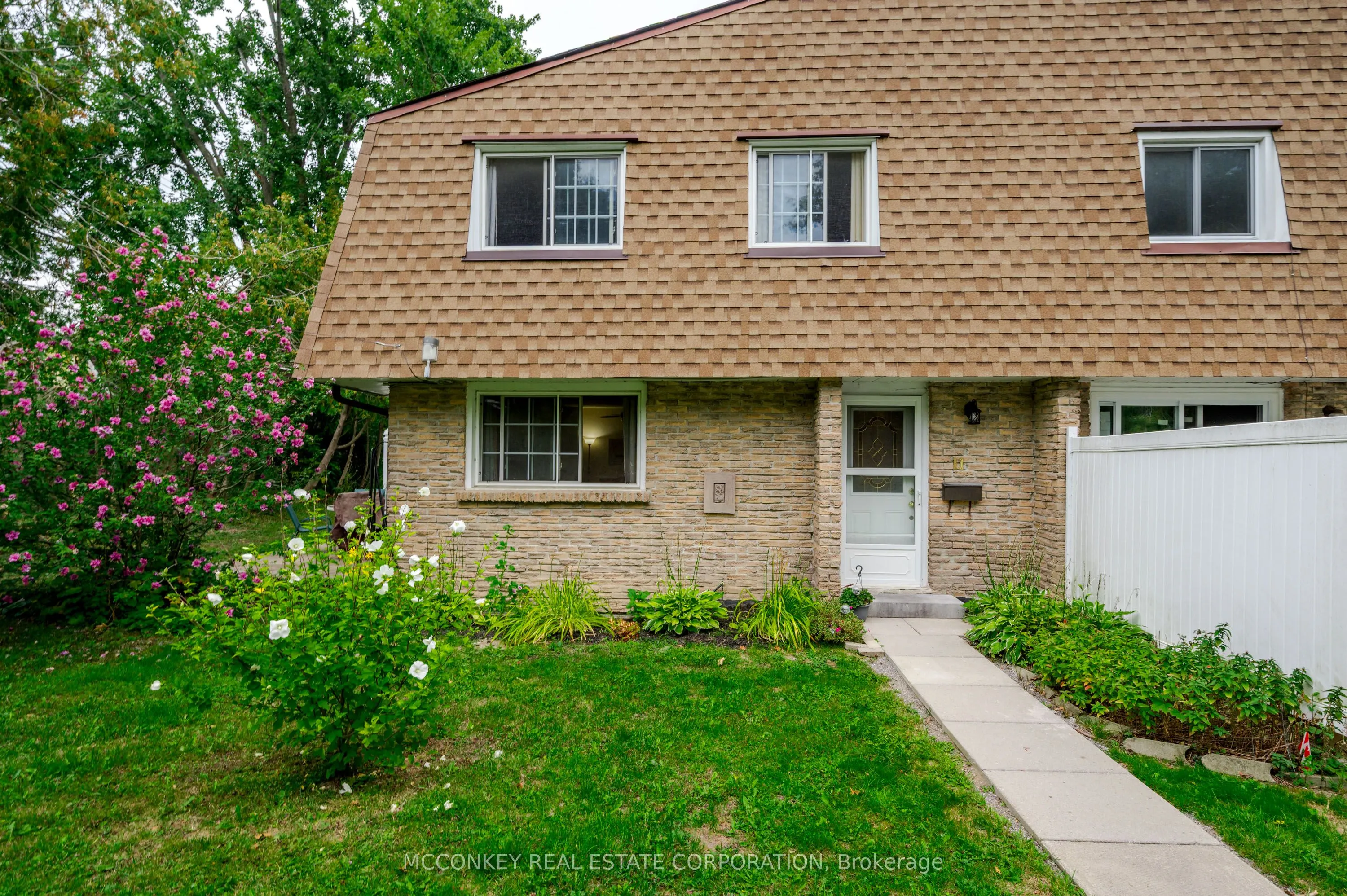 740 Chamberlain Street W, #11