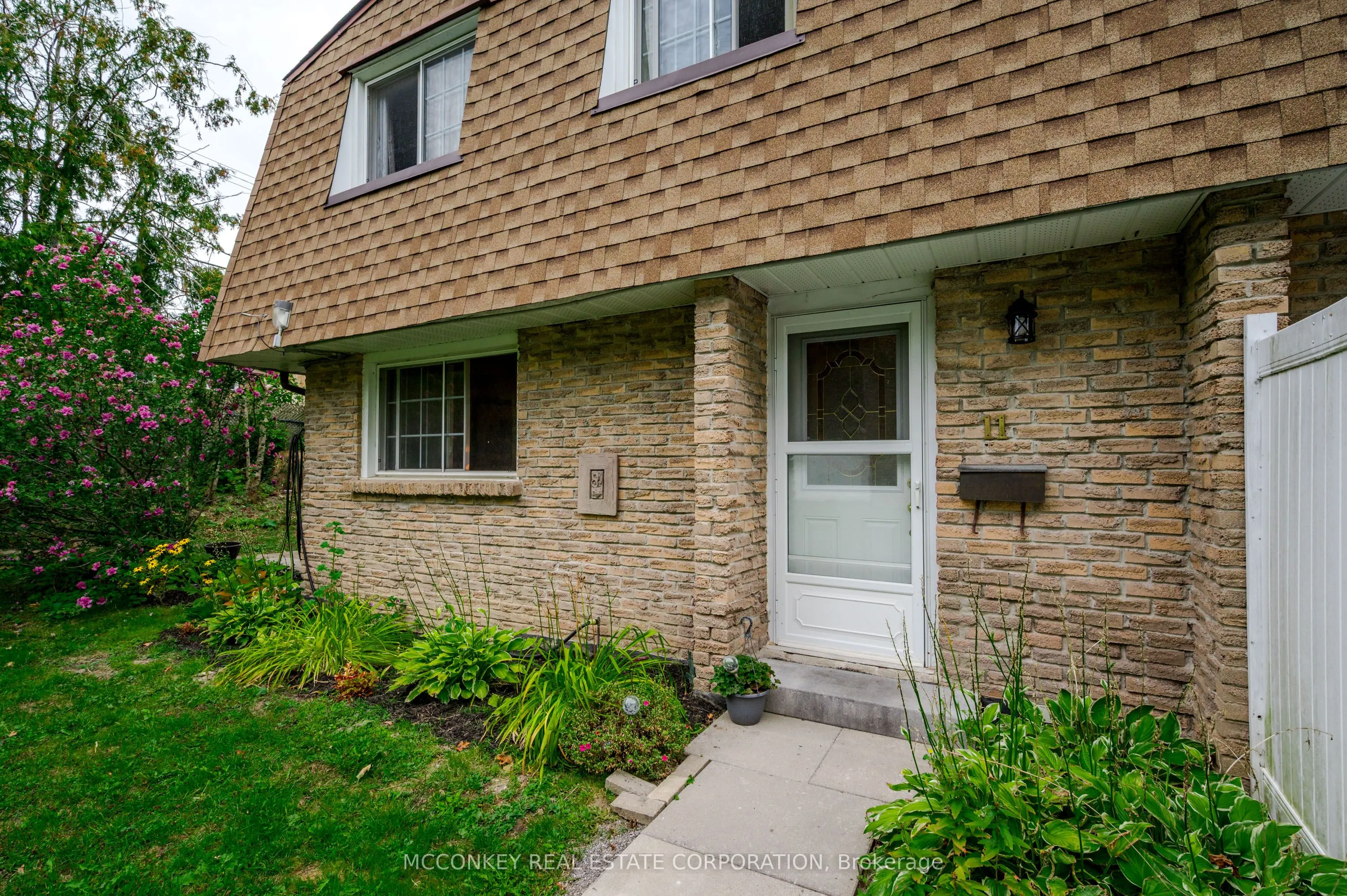 740 Chamberlain Street W, #11