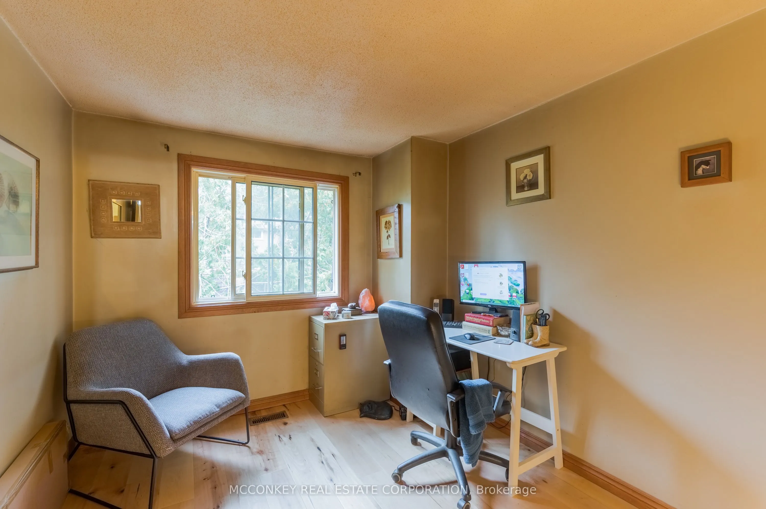 740 Chamberlain Street W, #11