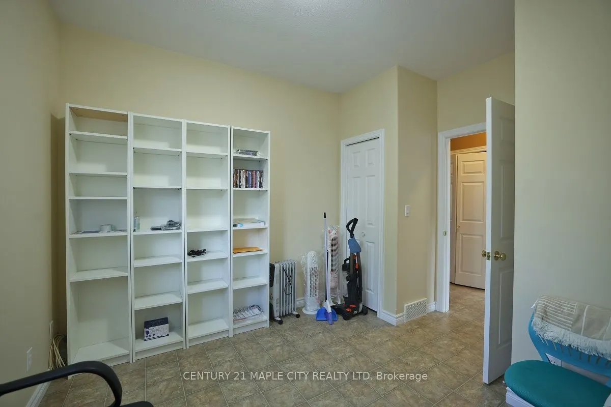 15 Oakgrove Lane