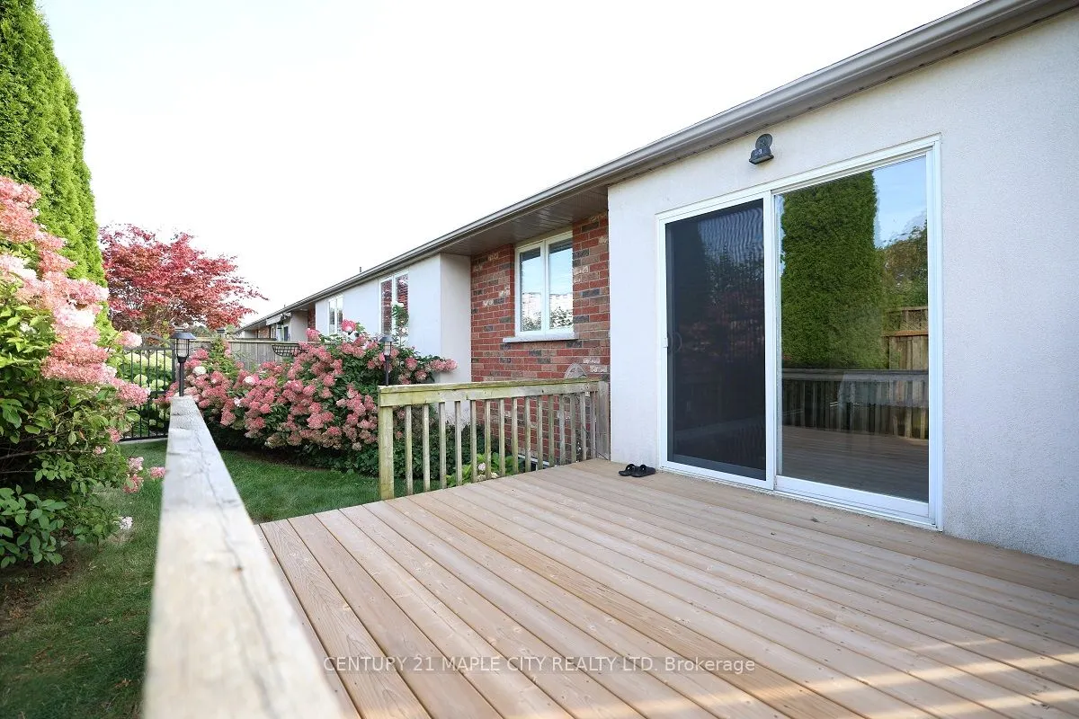 15 Oakgrove Lane