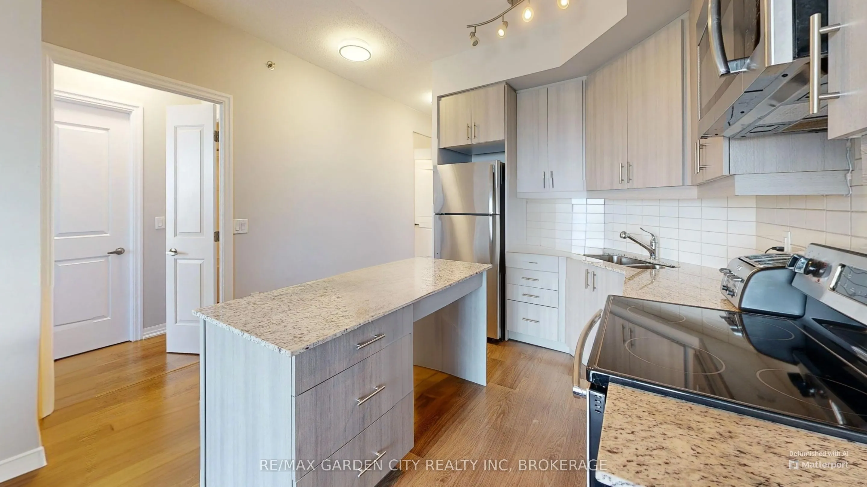 560 North Service Road, #304
