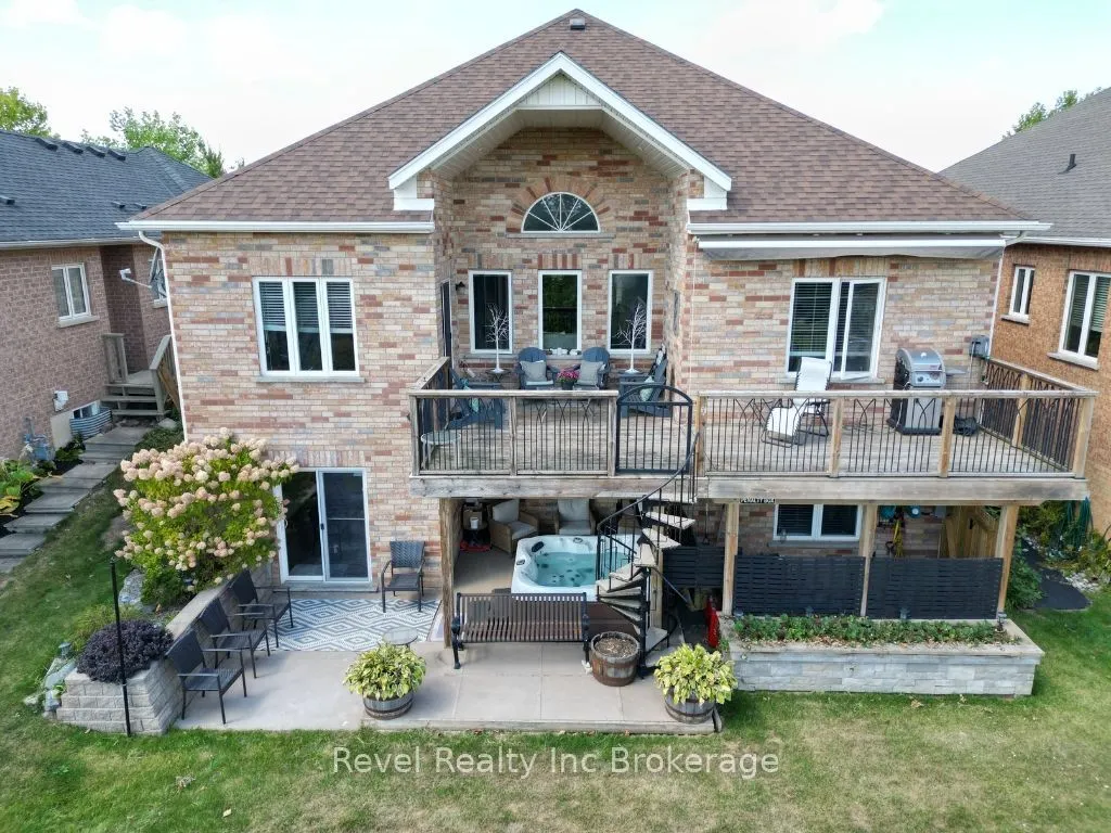 764 Garden Court Crescent
