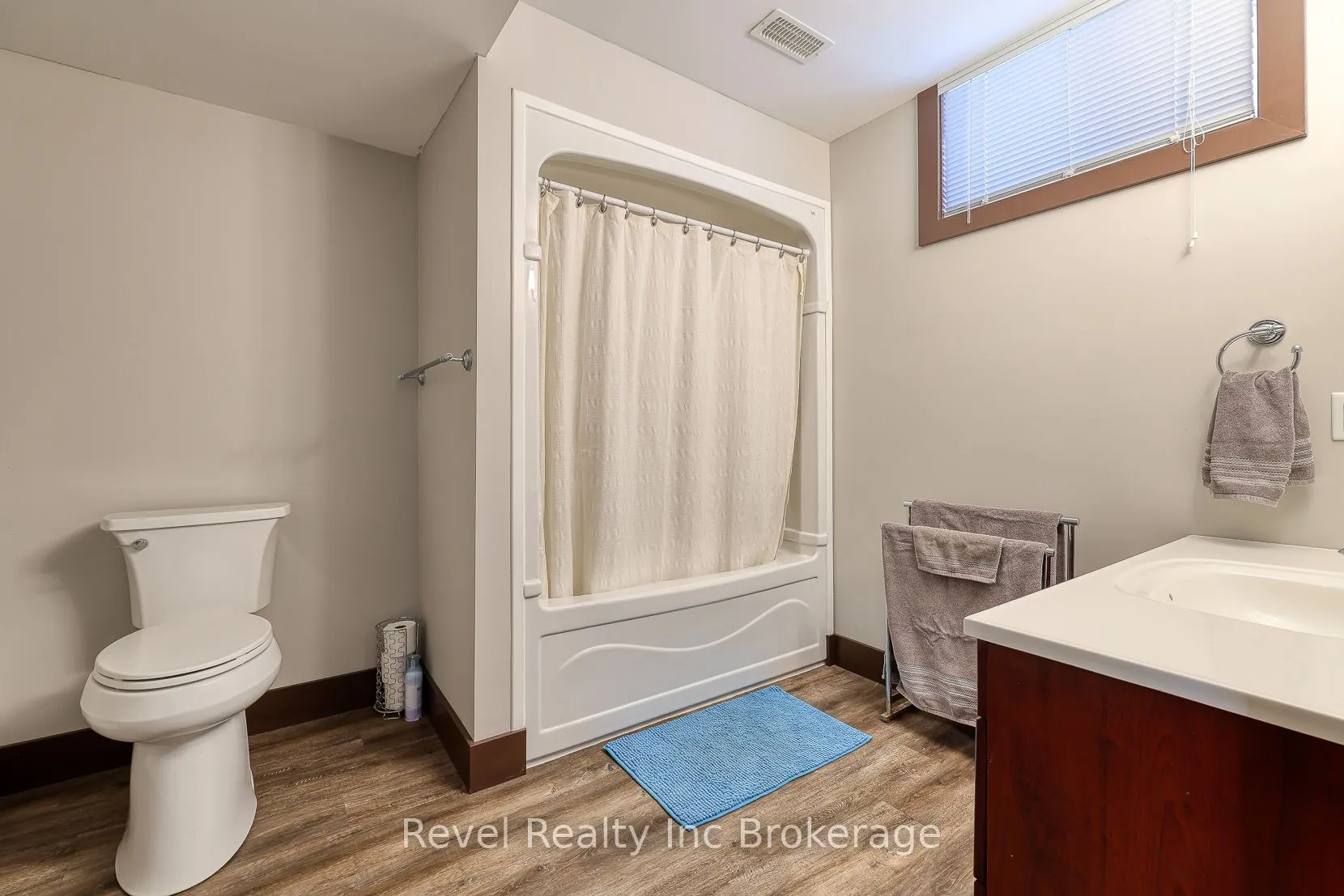 764 Garden Court Crescent