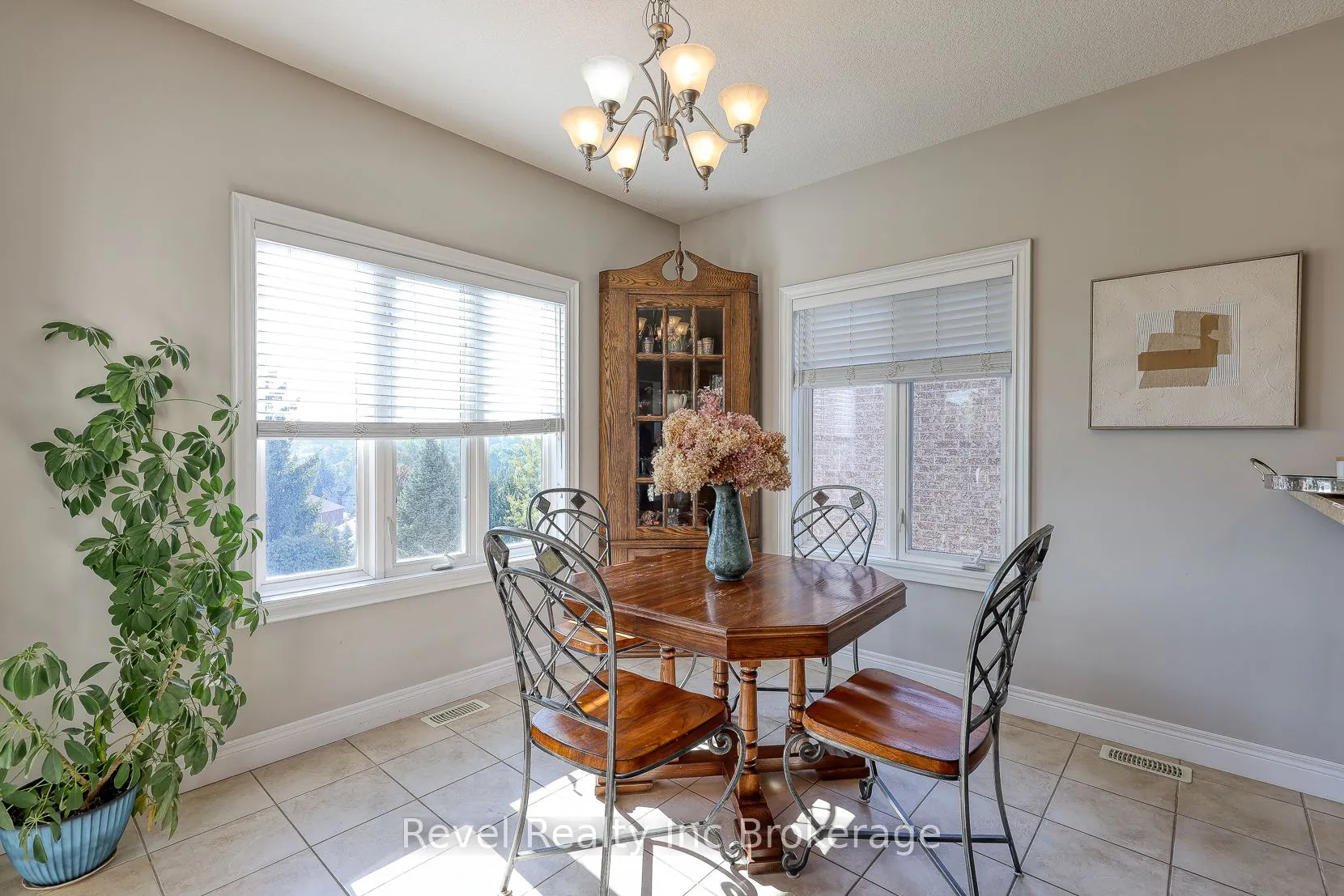 764 Garden Court Crescent