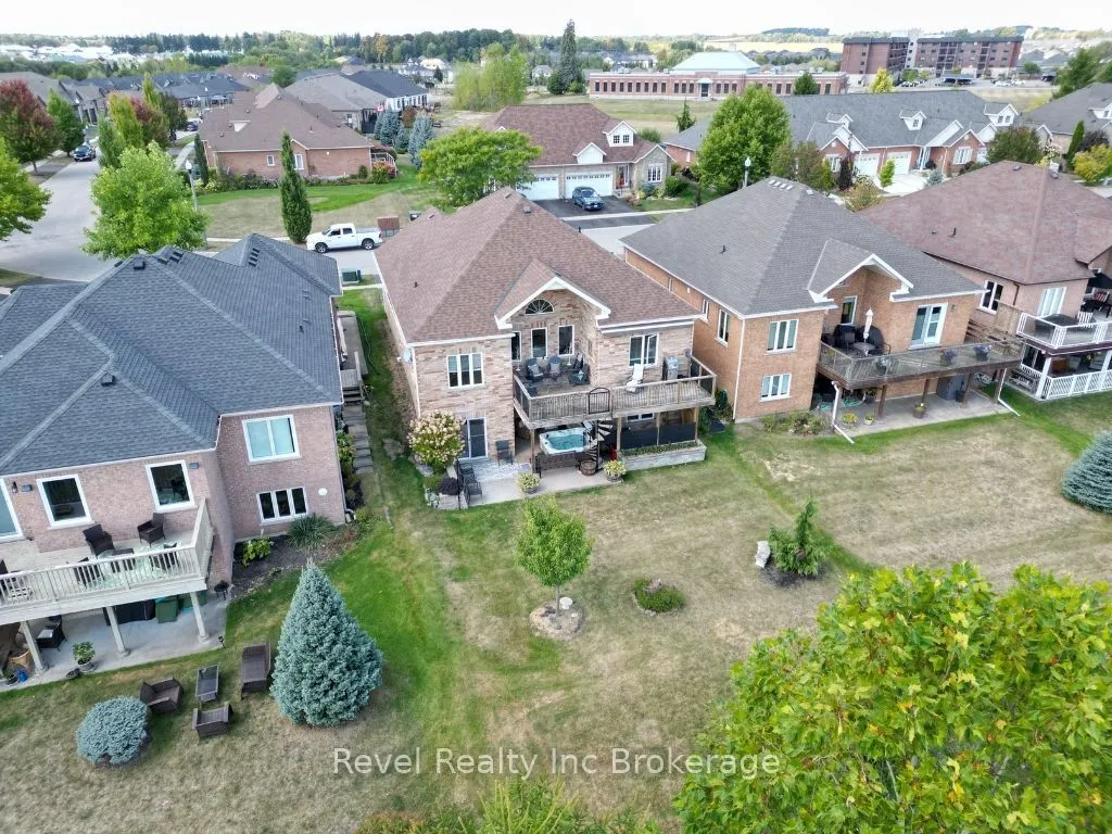 764 Garden Court Crescent