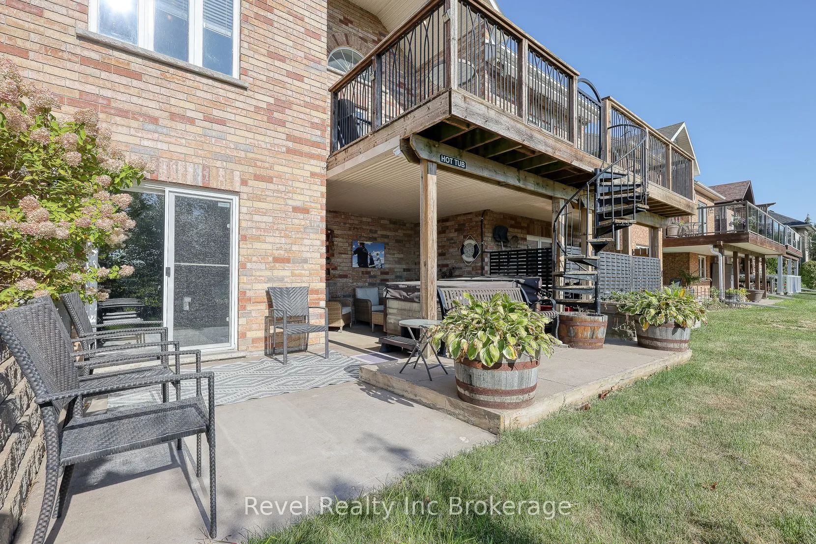 764 Garden Court Crescent