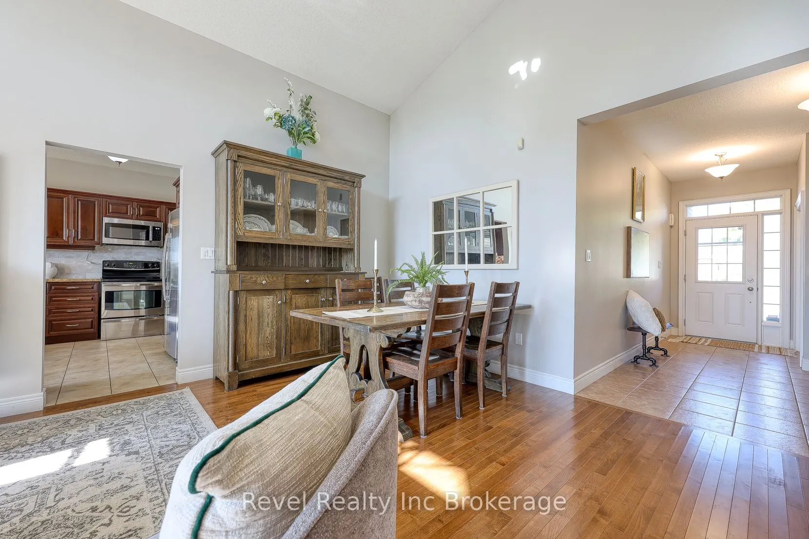 764 Garden Court Crescent