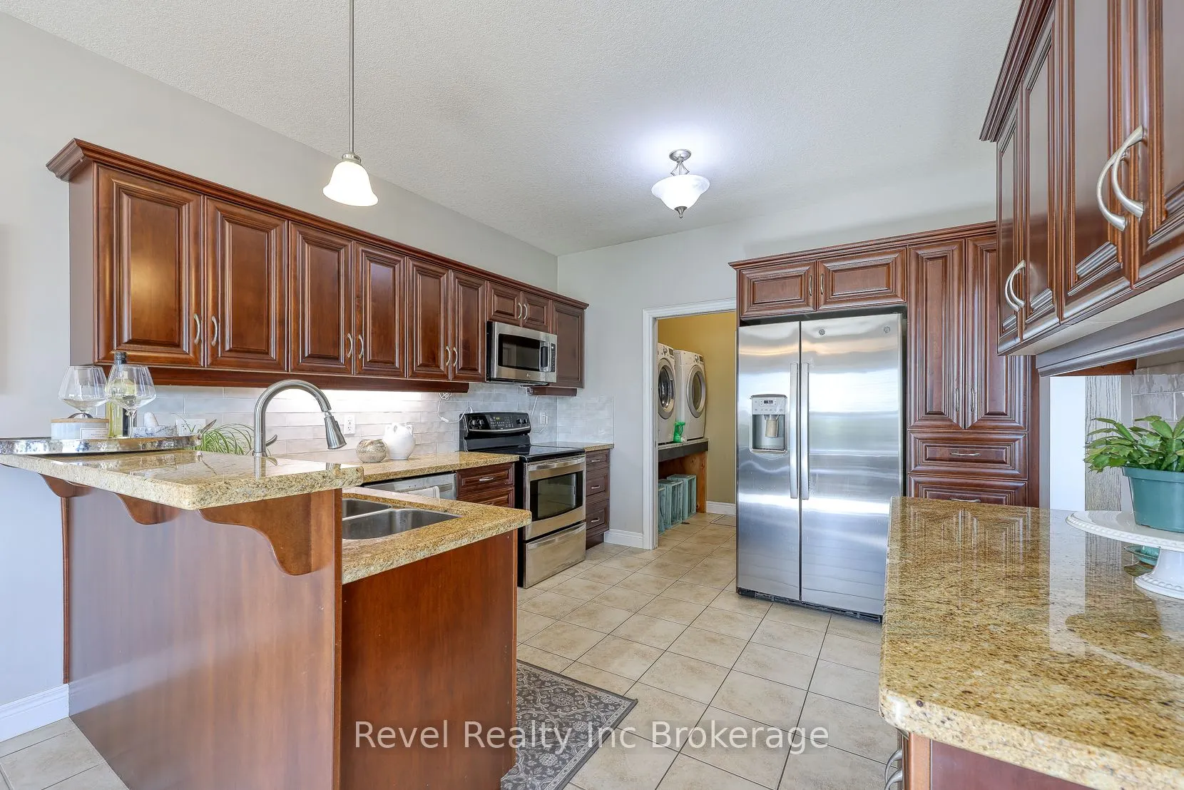 764 Garden Court Crescent