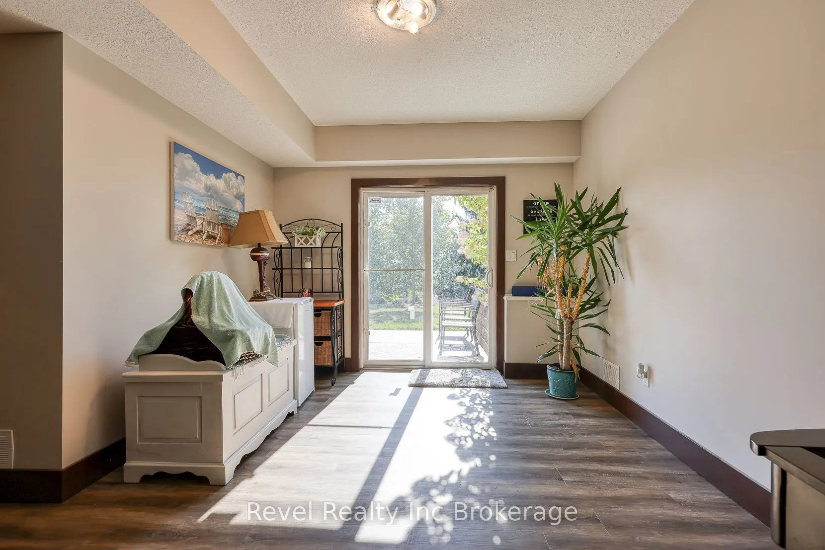764 Garden Court Crescent