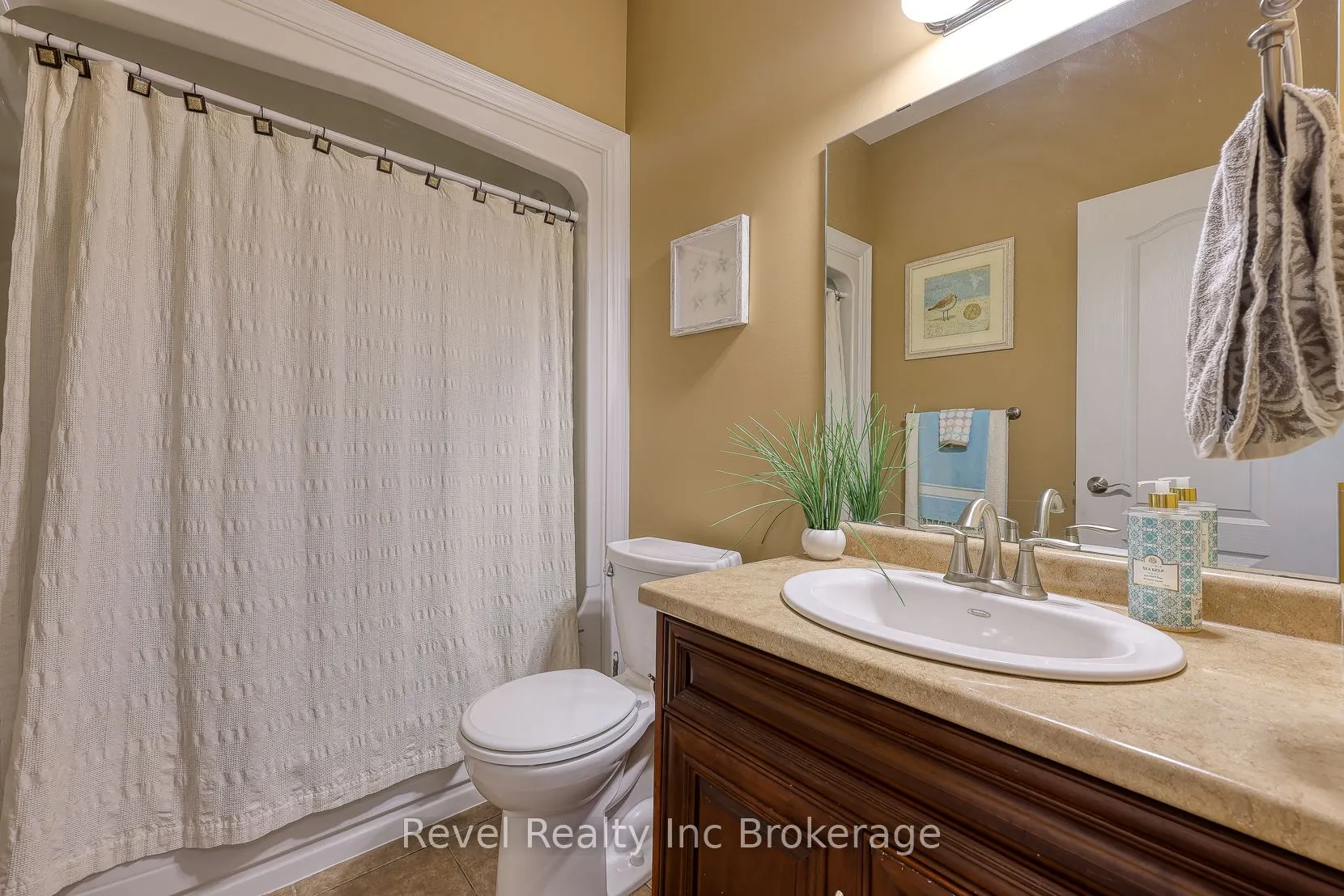 764 Garden Court Crescent