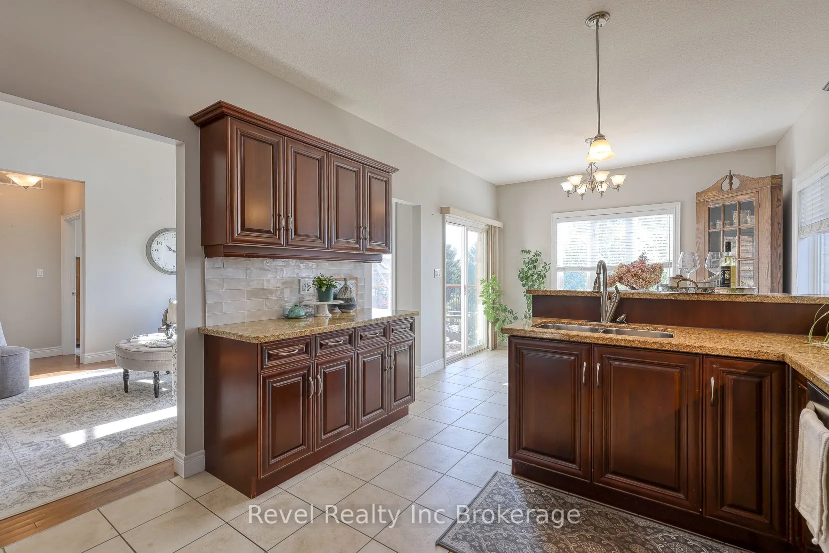764 Garden Court Crescent