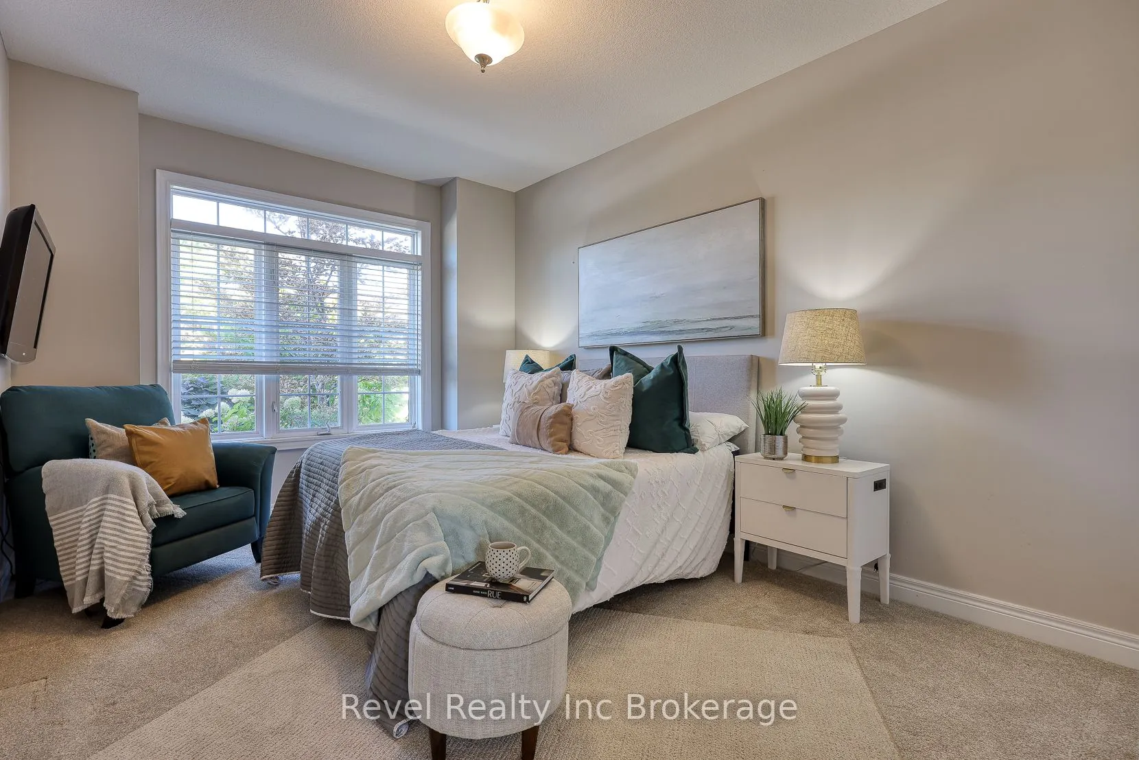 764 Garden Court Crescent