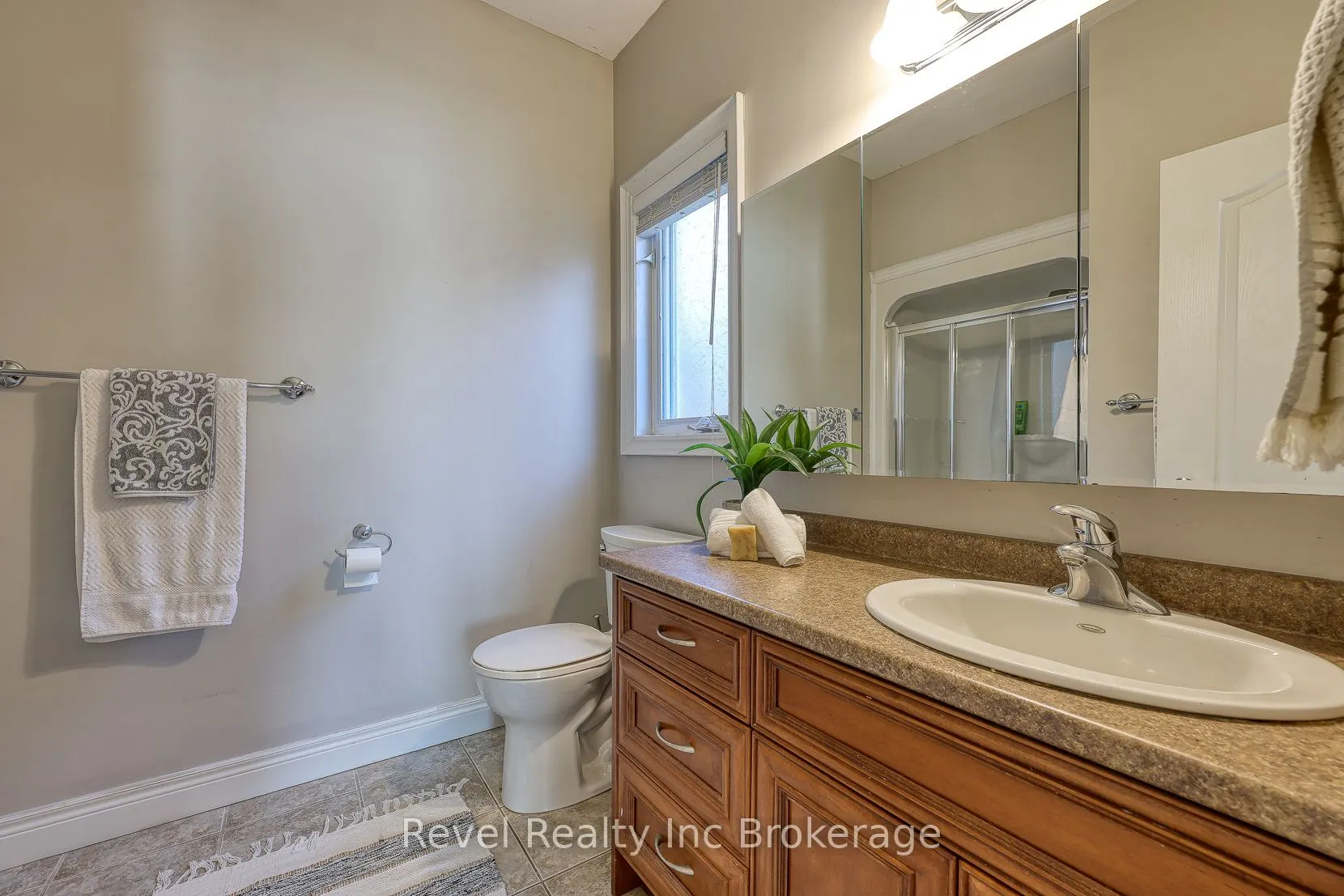 764 Garden Court Crescent