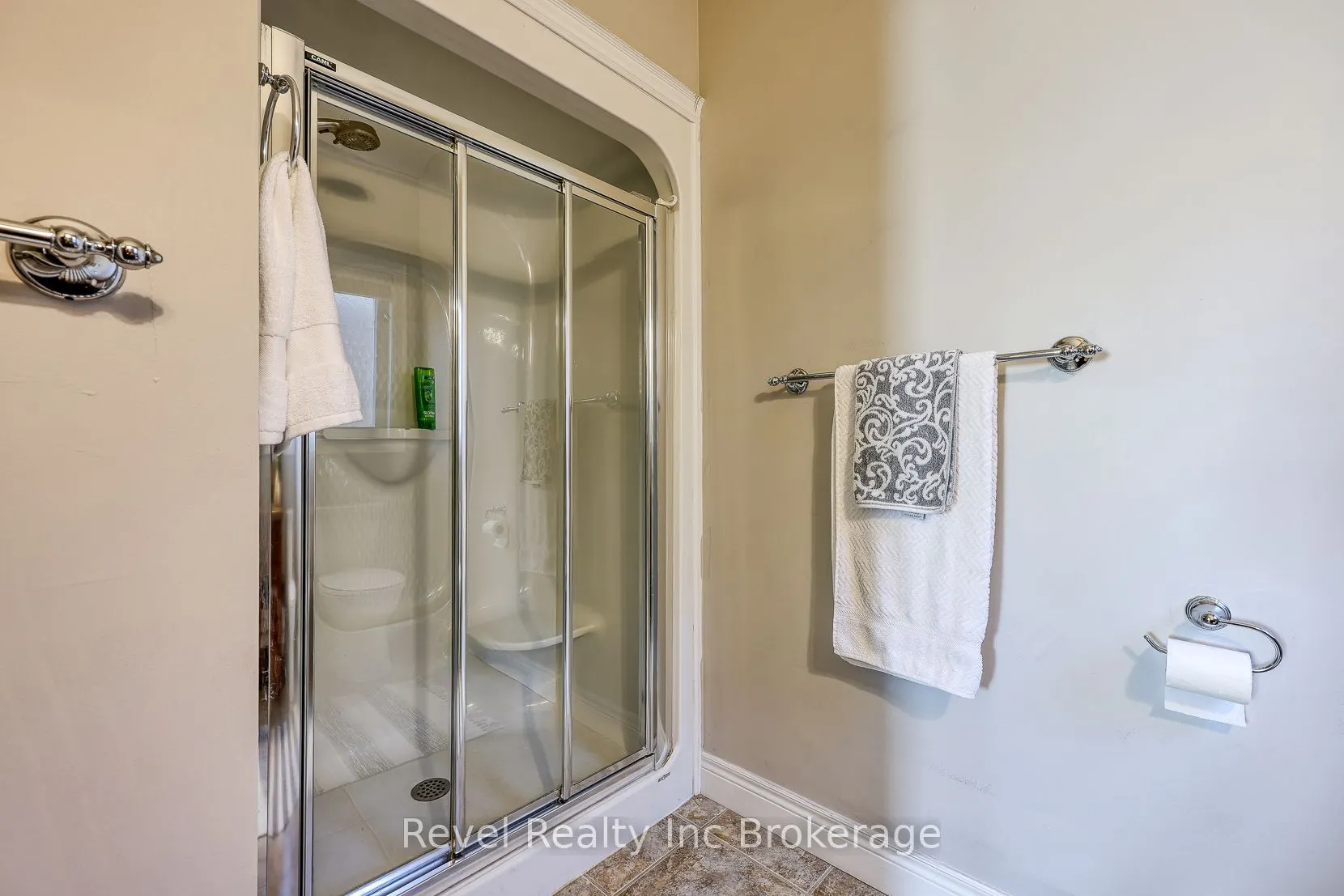 764 Garden Court Crescent