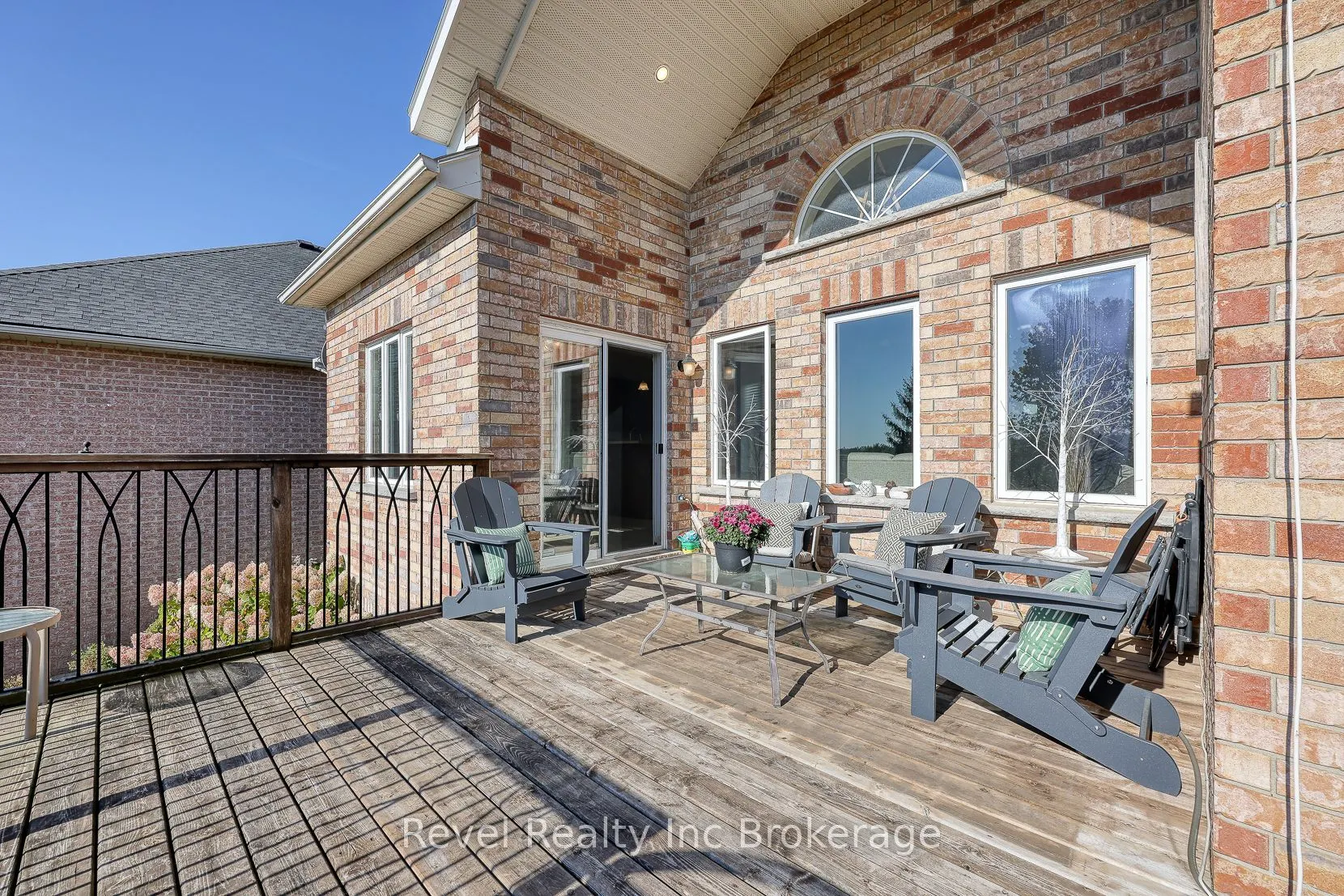 764 Garden Court Crescent