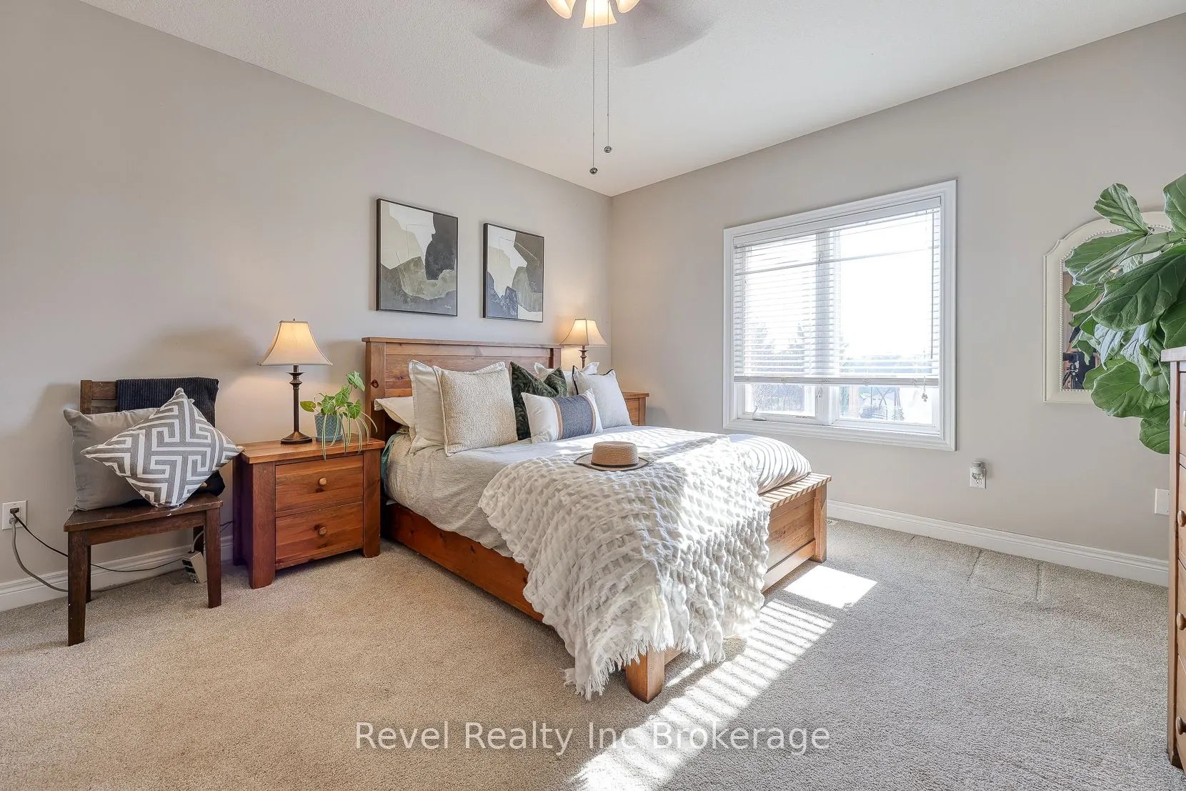 764 Garden Court Crescent