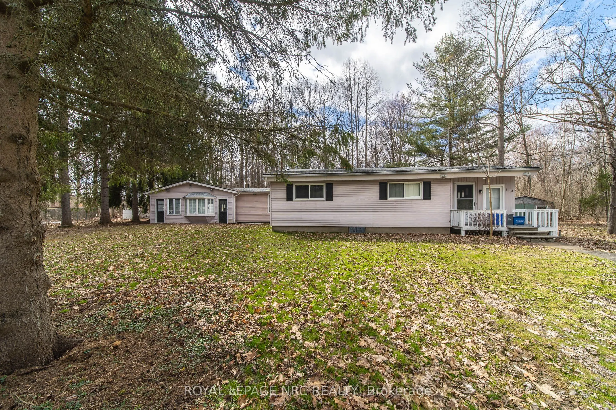 163 MAPLE LEAF Avenue N