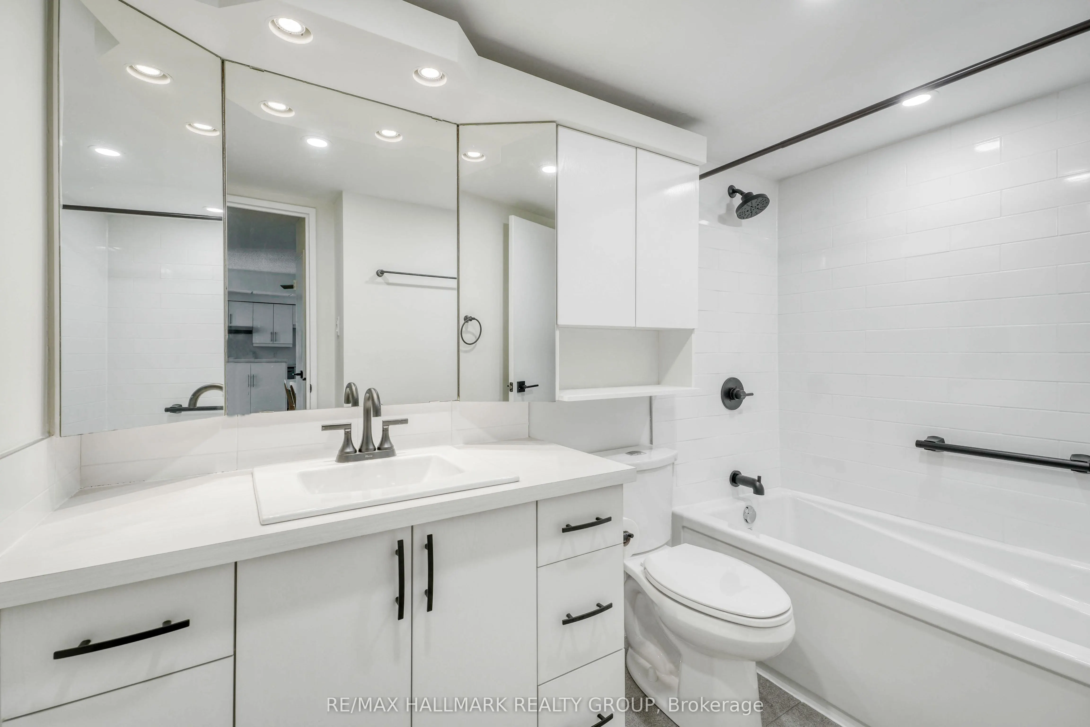 158C Mcarthur Avenue, #1705