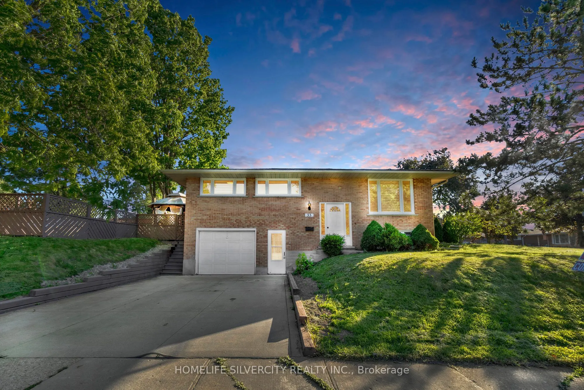 33 Sweetbriar Drive
