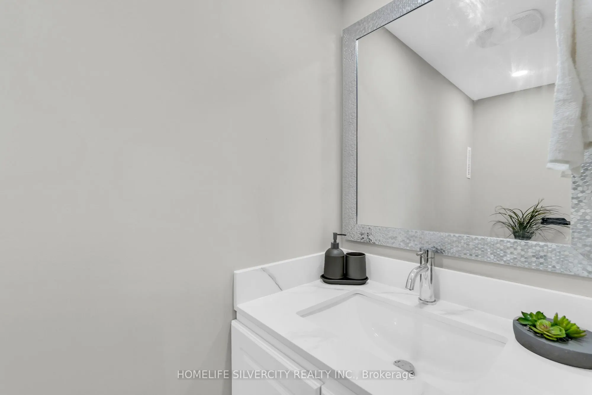 33 Sweetbriar Drive