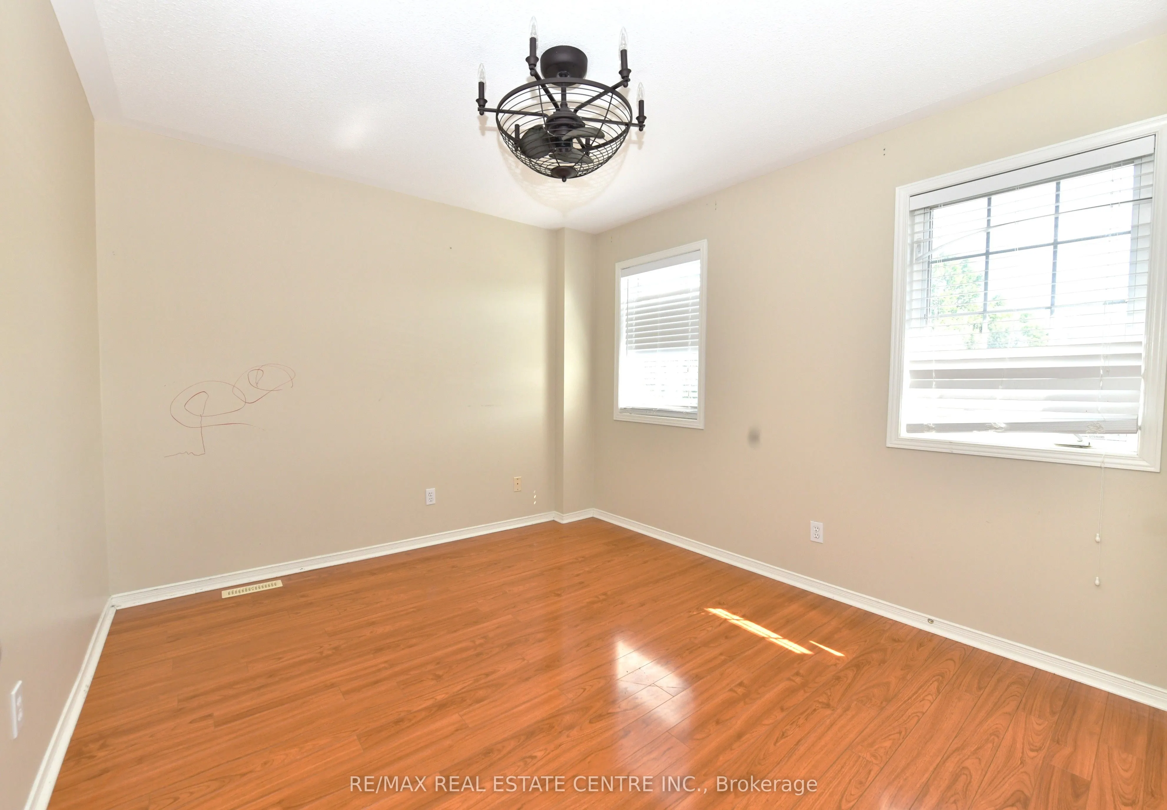 6 SHADYRIDGE Place