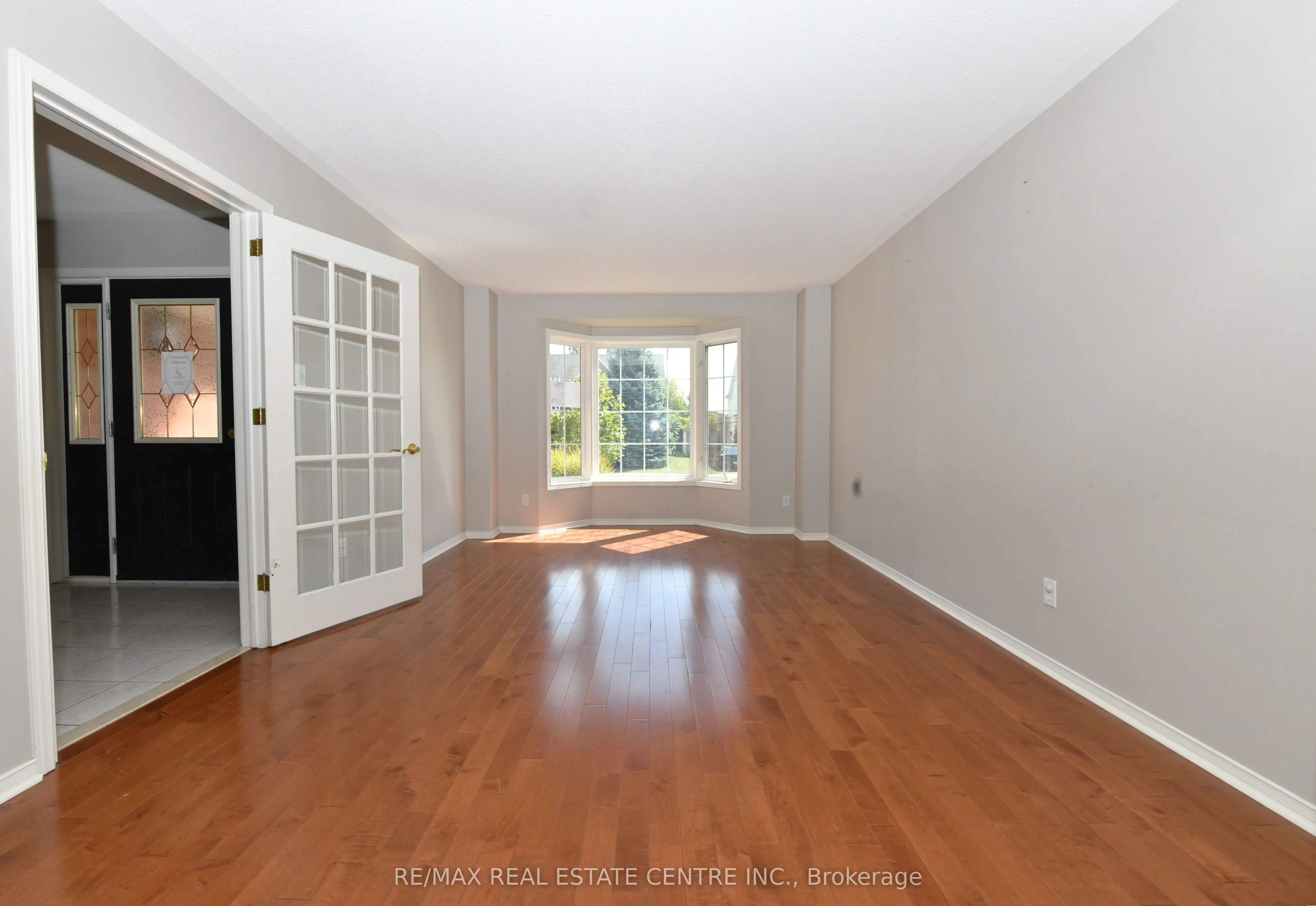 6 SHADYRIDGE Place