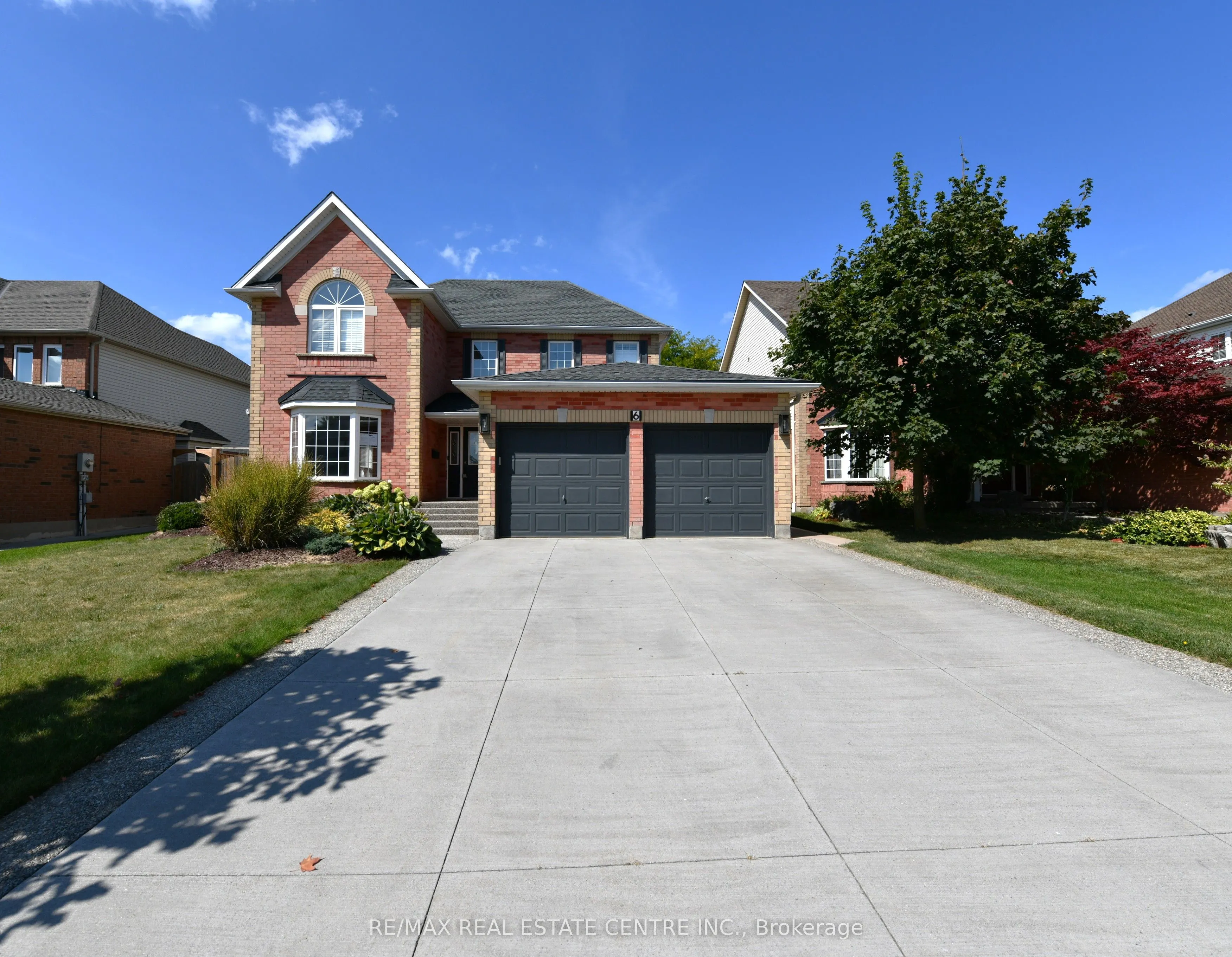 6 SHADYRIDGE Place