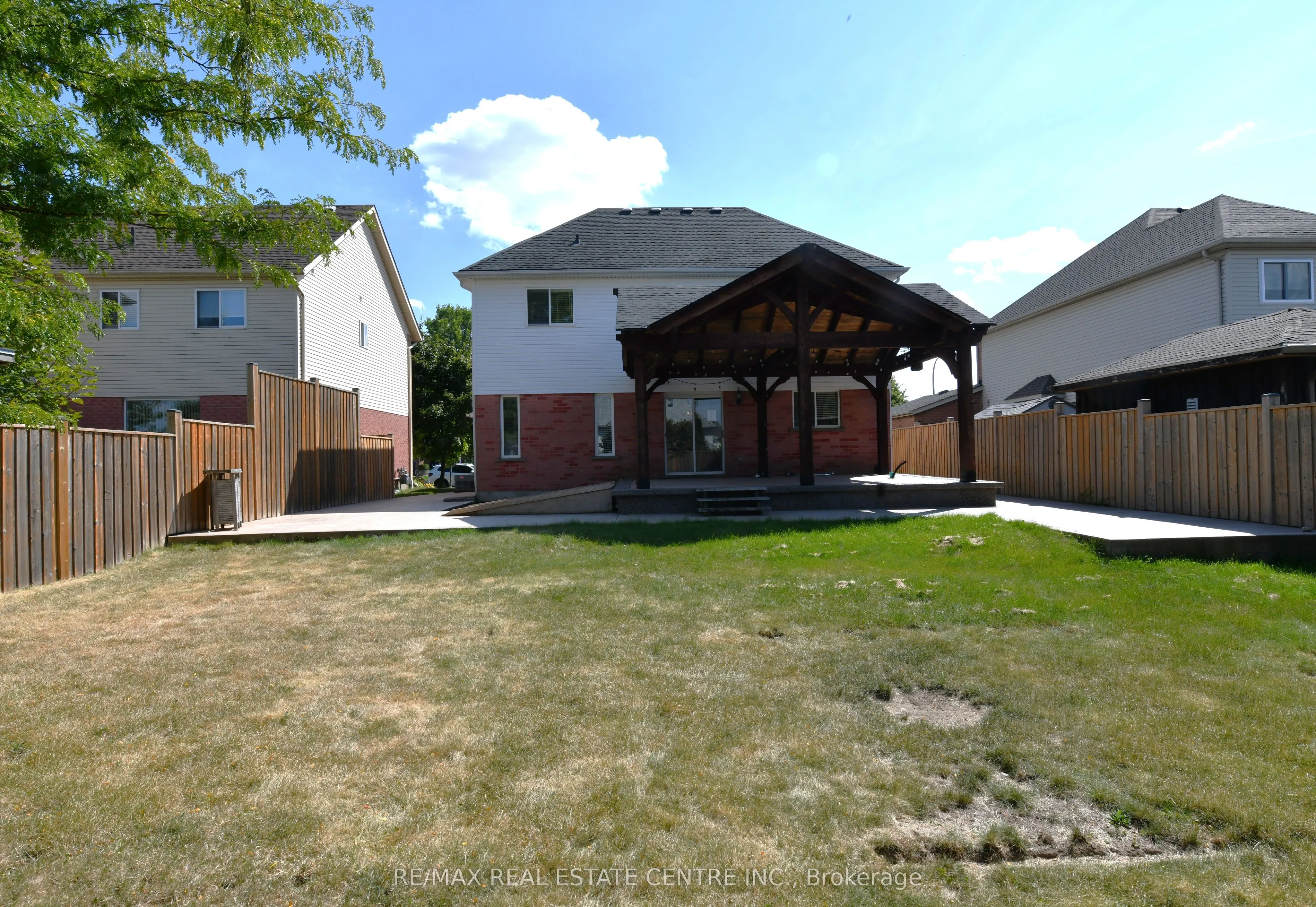 6 SHADYRIDGE Place