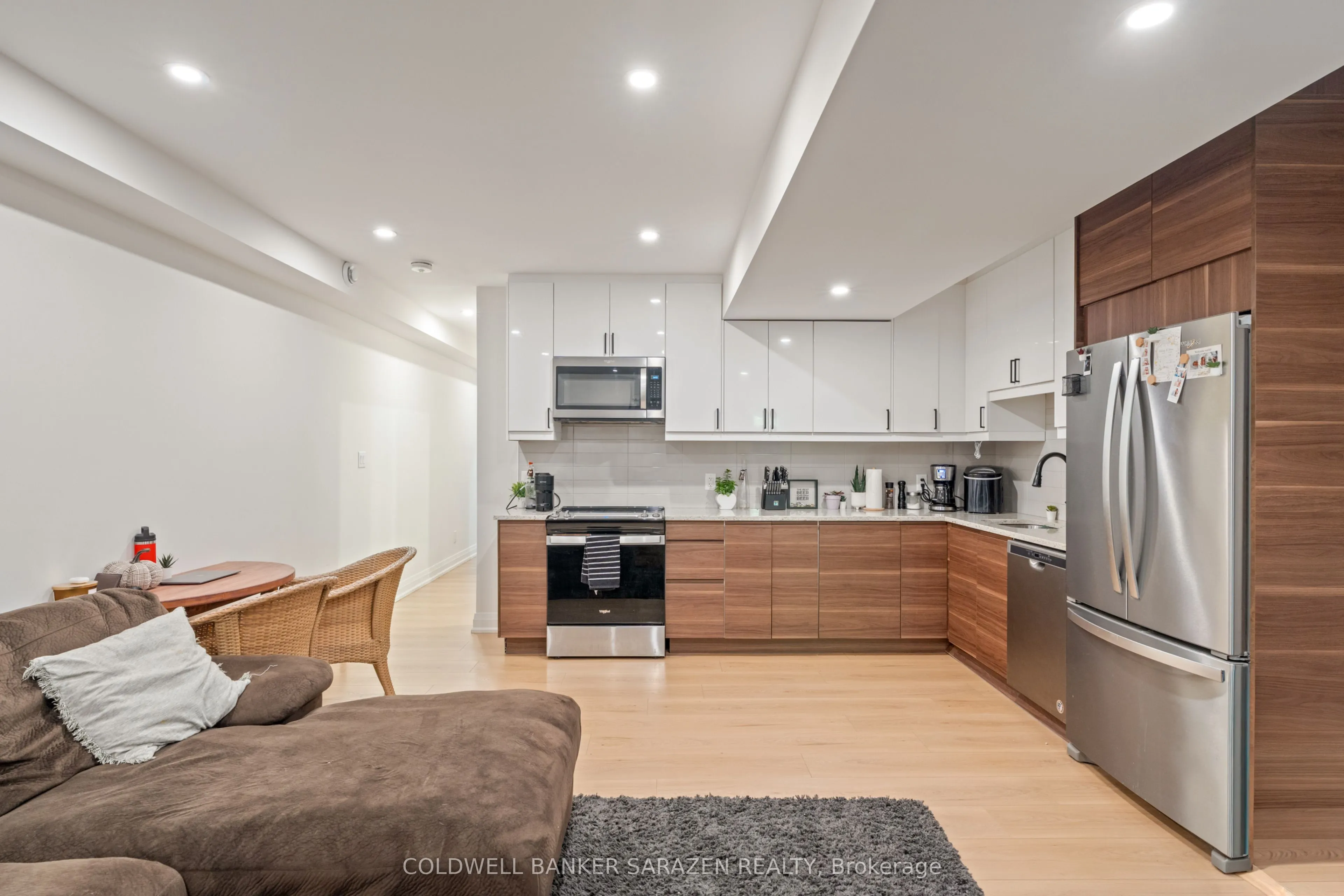 31 Commanda Way