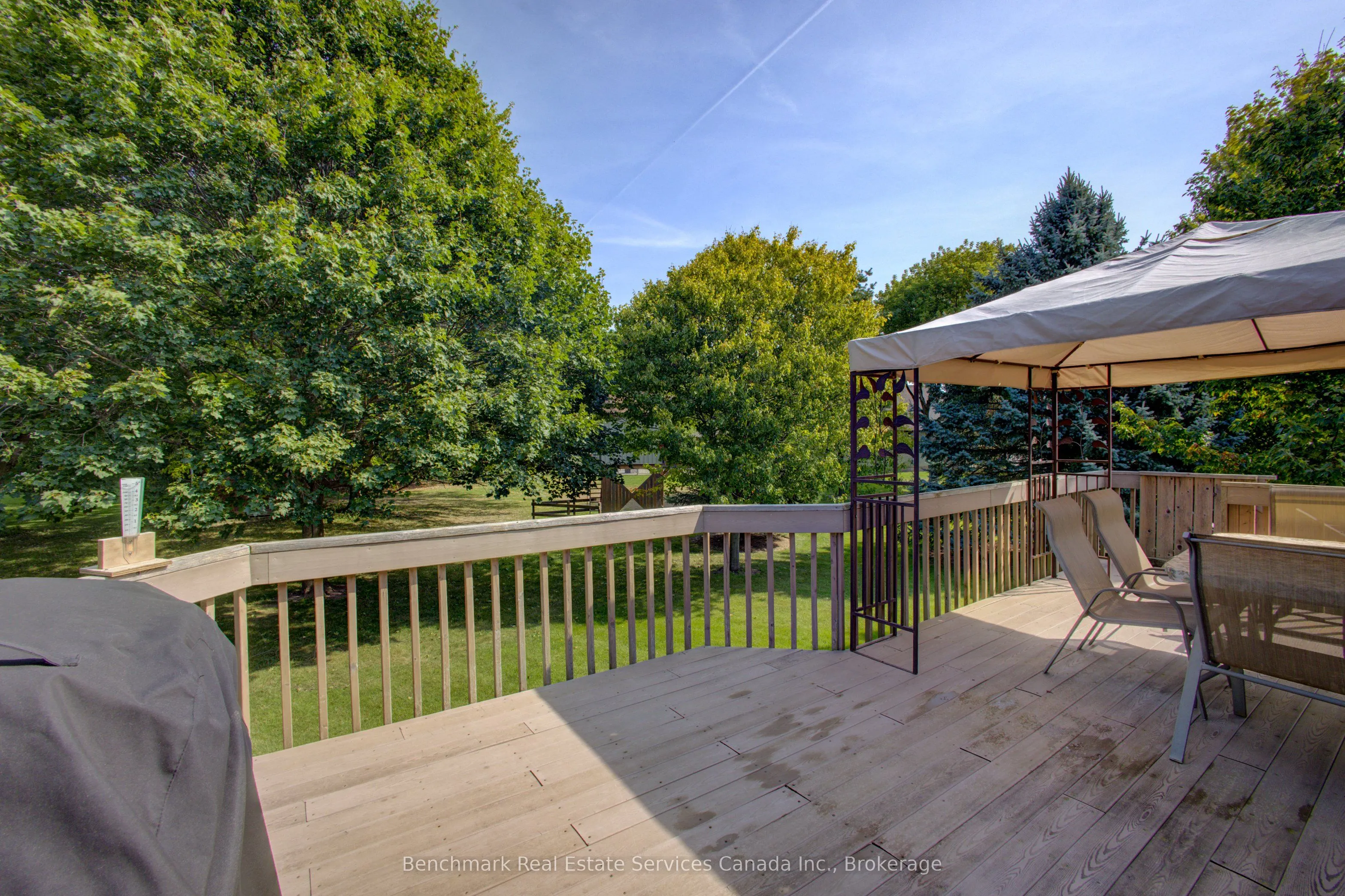 10 OAKWOOD Court