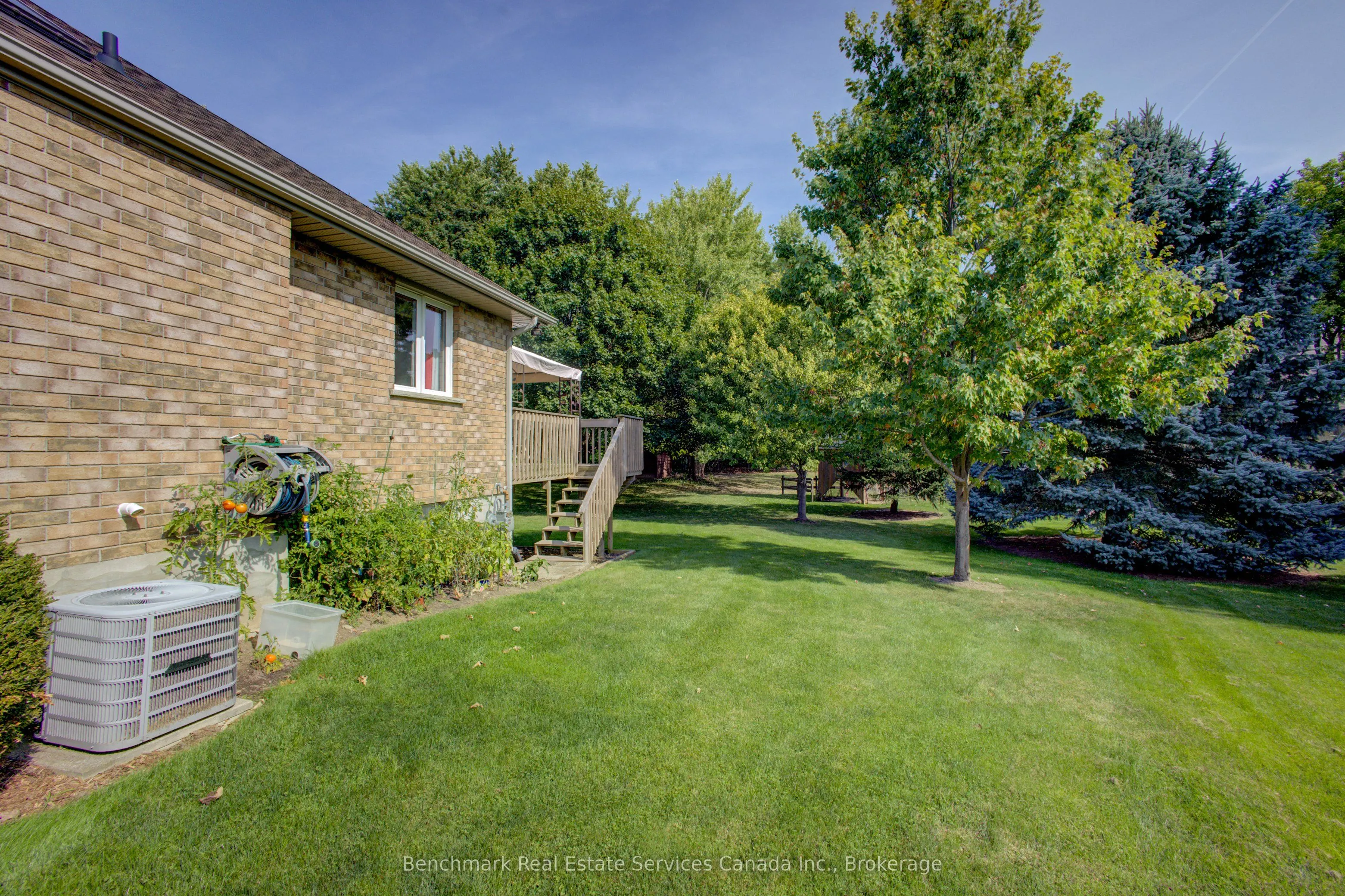 10 OAKWOOD Court