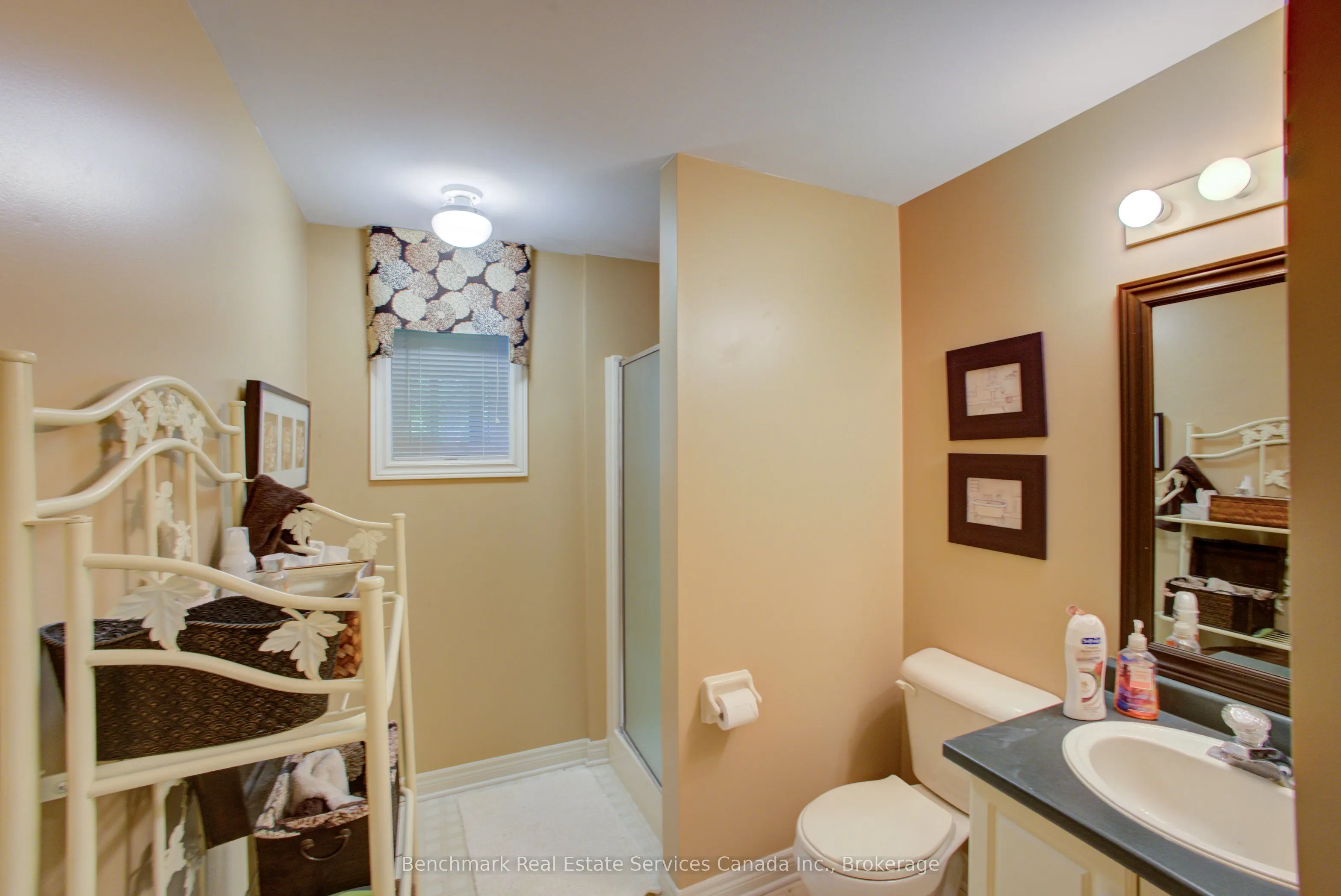 10 OAKWOOD Court
